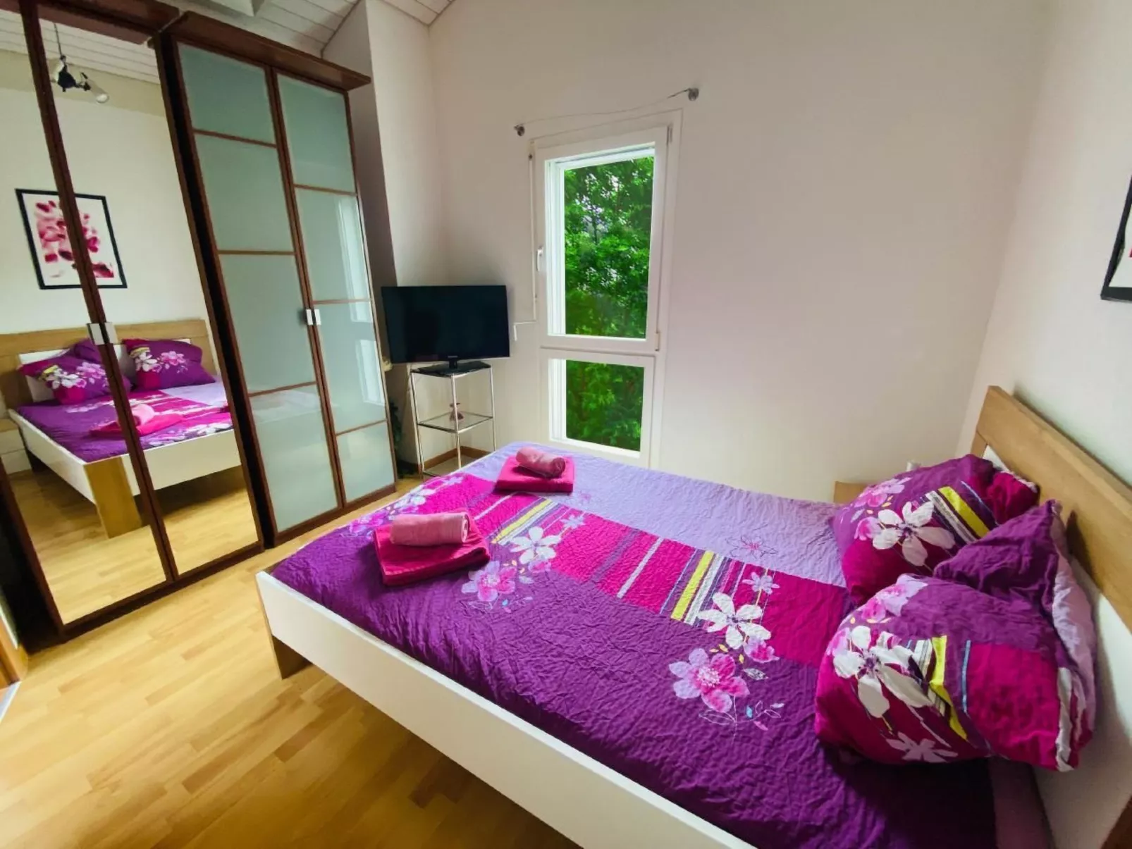 Leons Holiday Homes-Inside