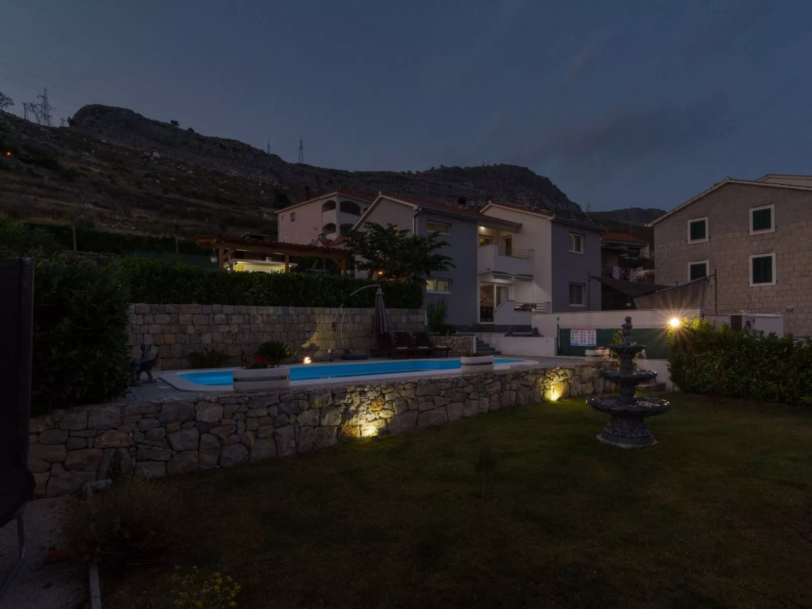 Villa "Roko" mit Whirlpool-Draußen