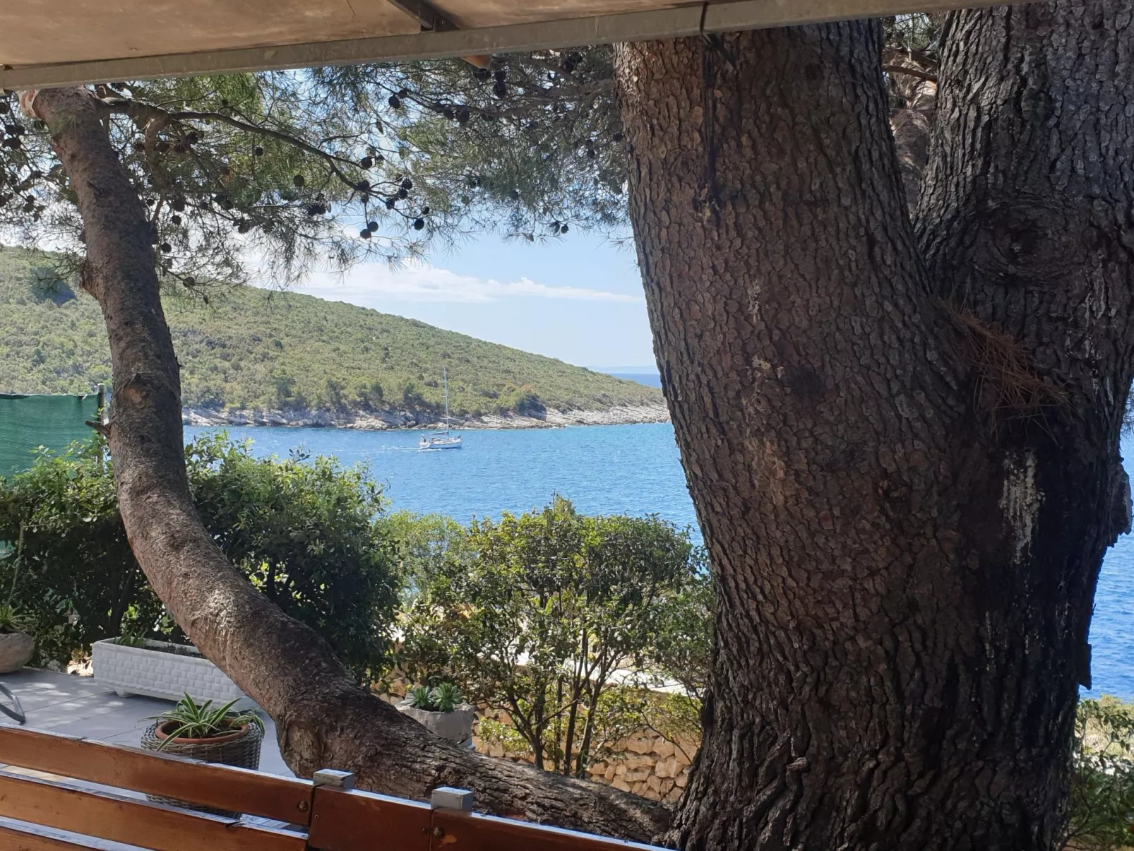 In Maslinica mit Großer Terrasse-Outside