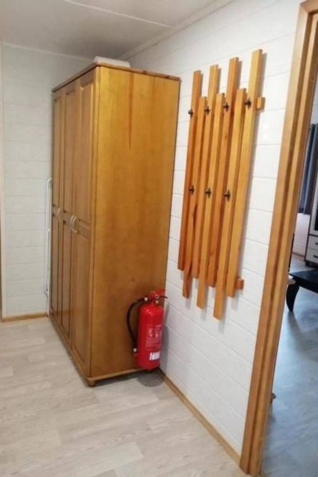 Ganzjährig bewohnbares Ferienhaus - rot-Drinnen