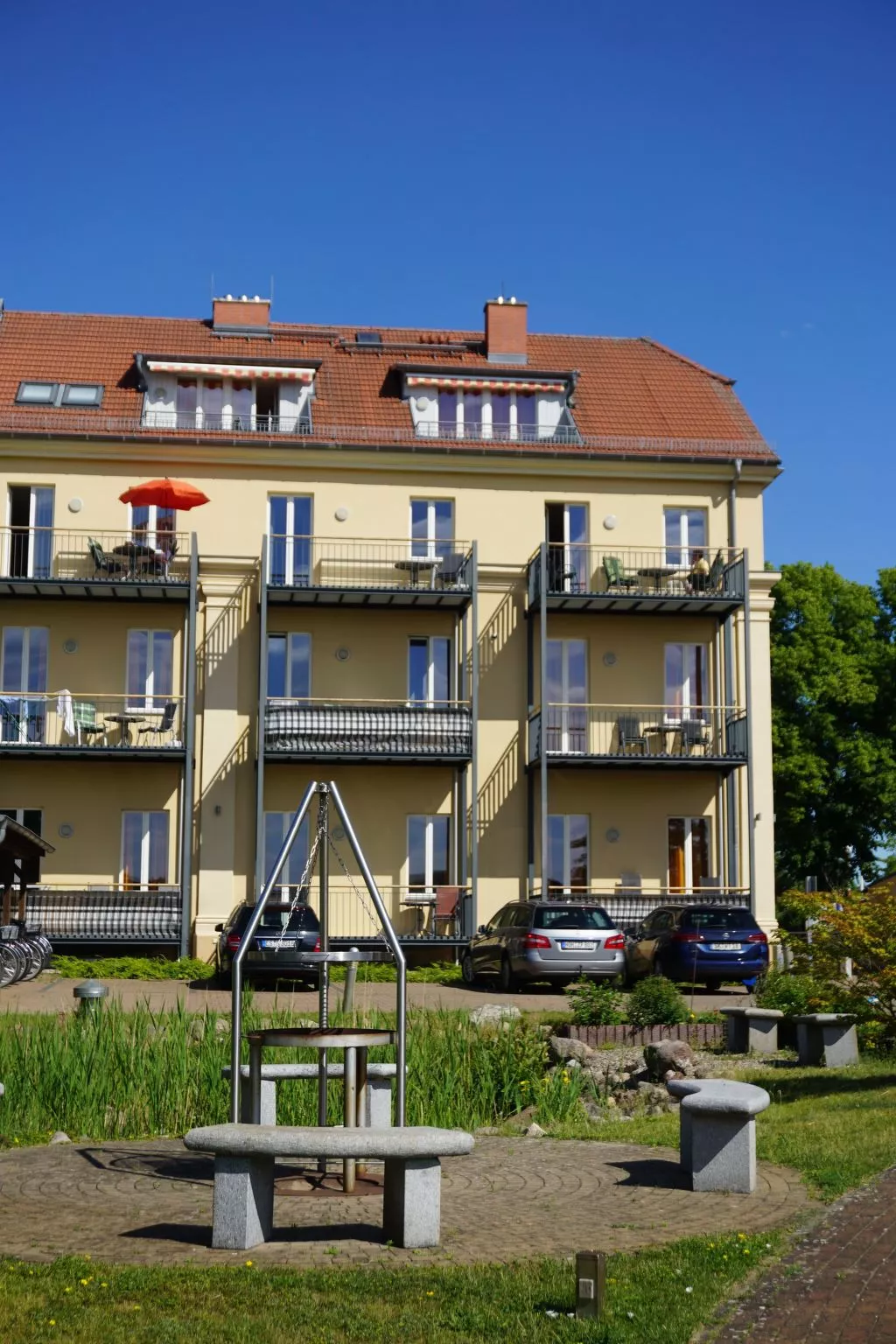 Maisonettewohnung mit kleiner Eingangsterrasse-Dehors