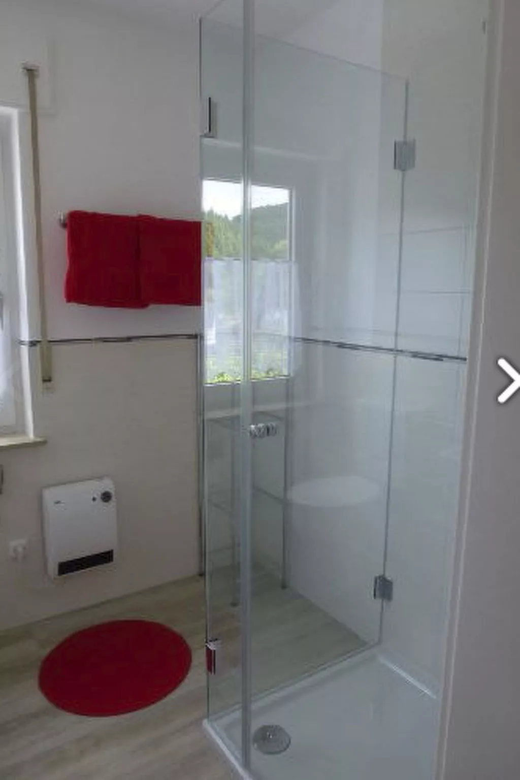 Mit eigenem Garten und Grill-Dedans