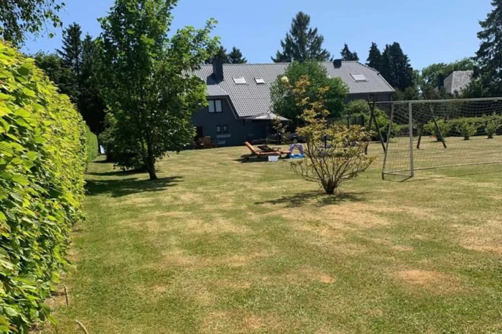 Haus Hunnenberg 2-Gardens summer