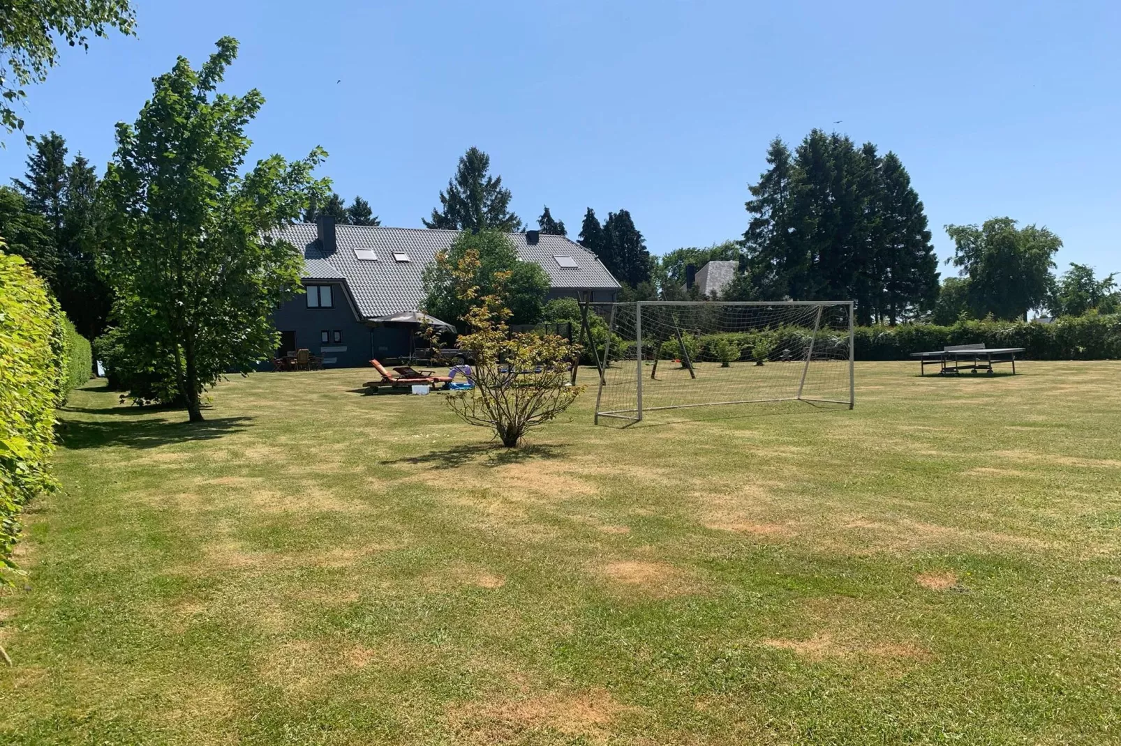Haus Hunnenberg 2-Gardens summer