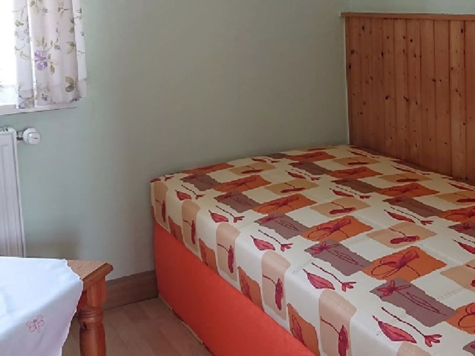 Mit Garten, Weinlaube und Aussenpool-Dedans