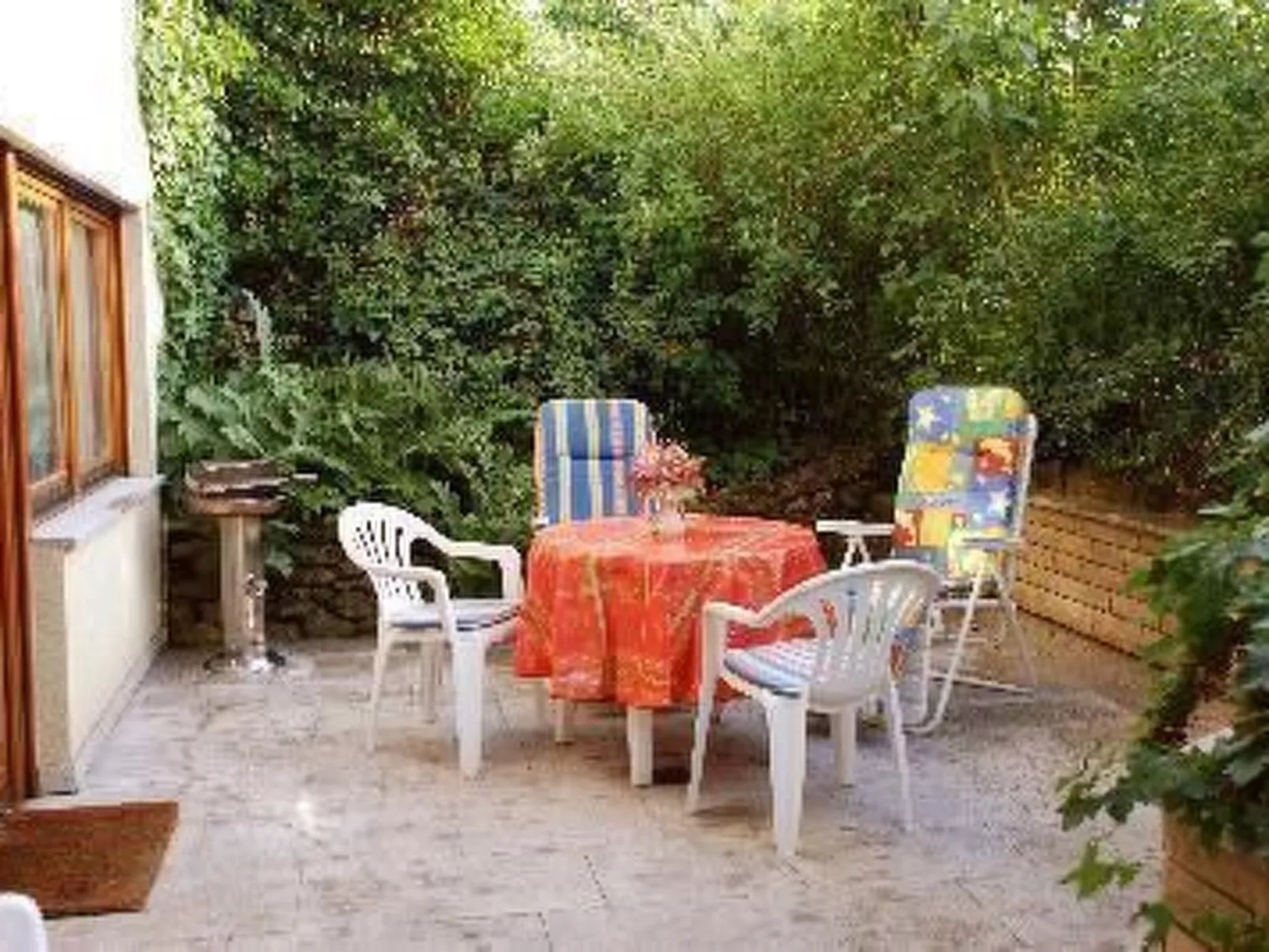 Komfortable Ferienwohnung in Ebensfeld-Draußen