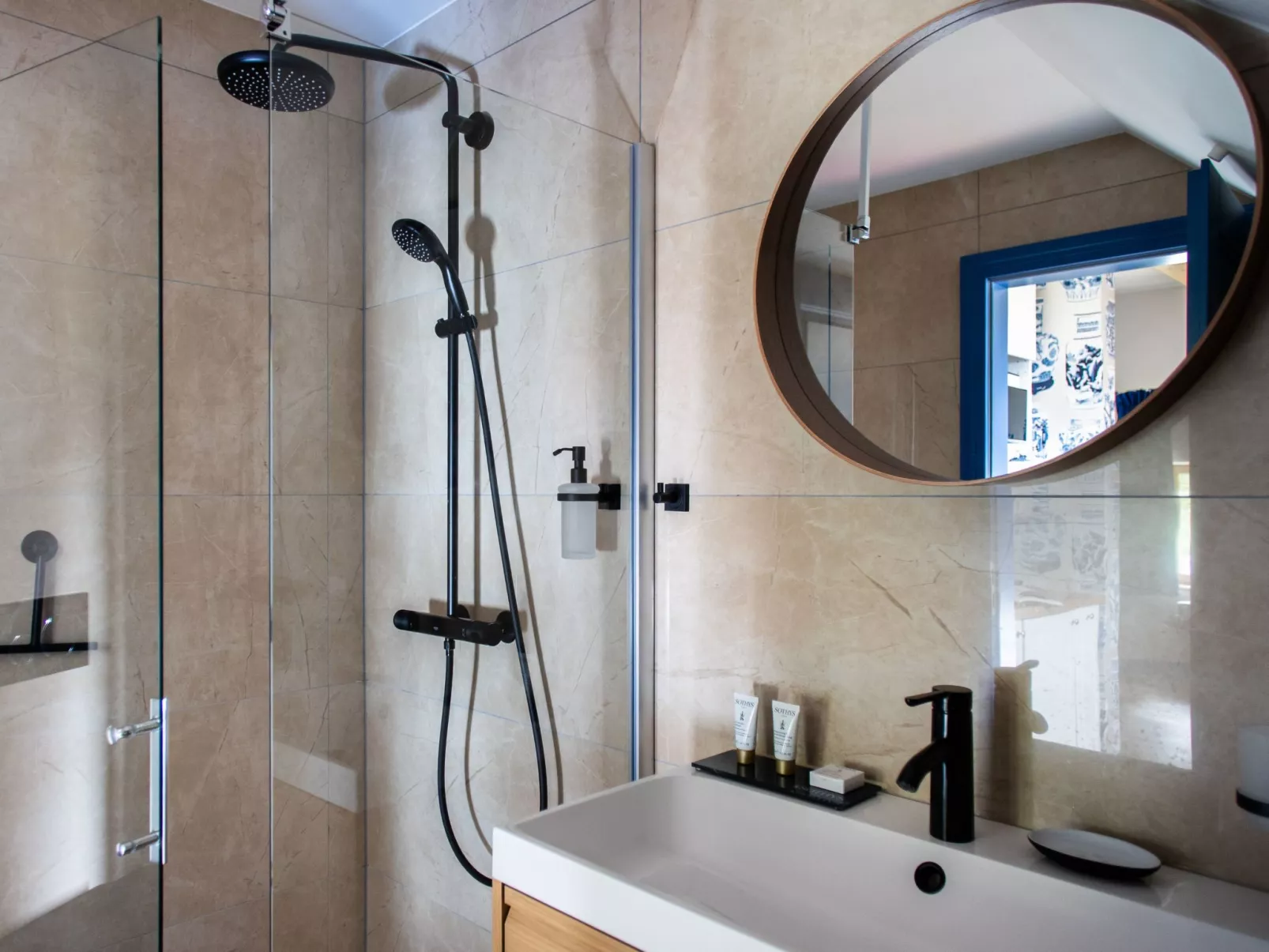 Chateau-Studio Bleu-Inside