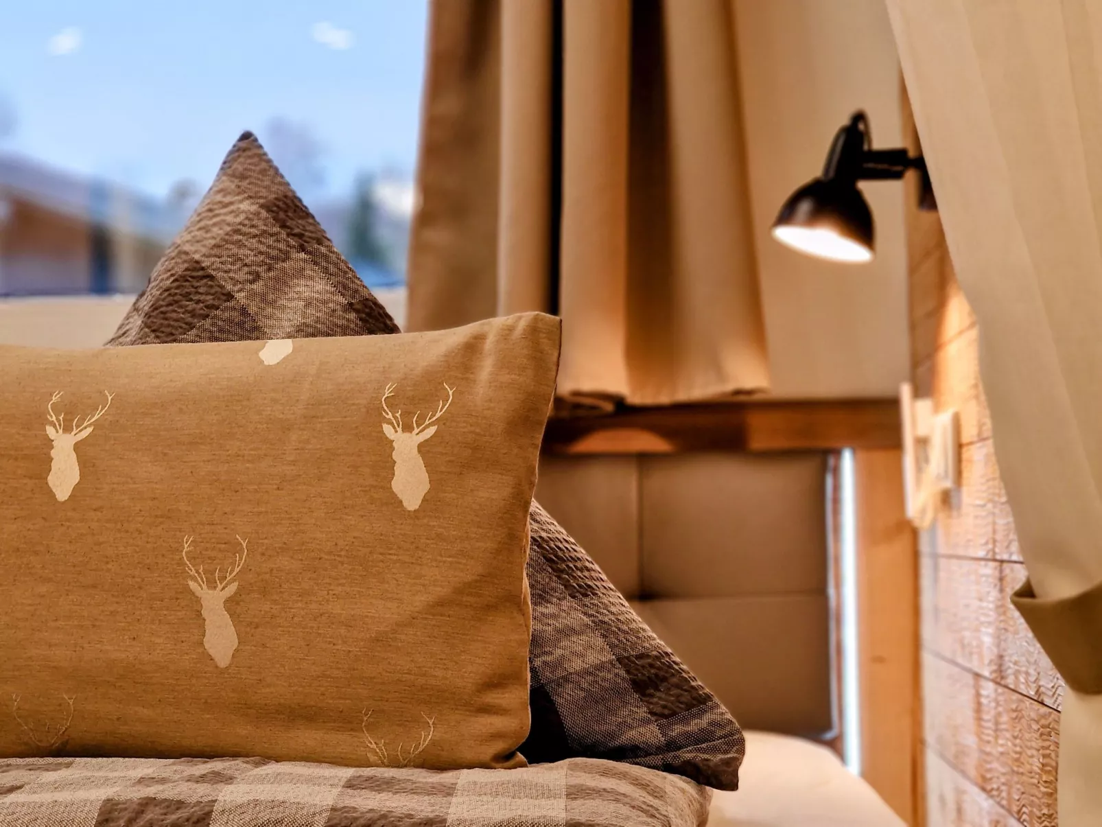 Ruhige-Ferienwohnung mit Süd Balkon in Zentrum-Dedans