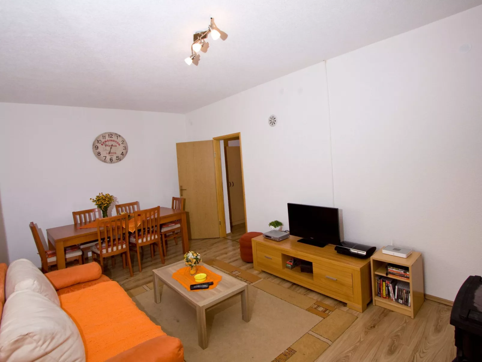 Mit Garten, Grill und Terrasse-Inside