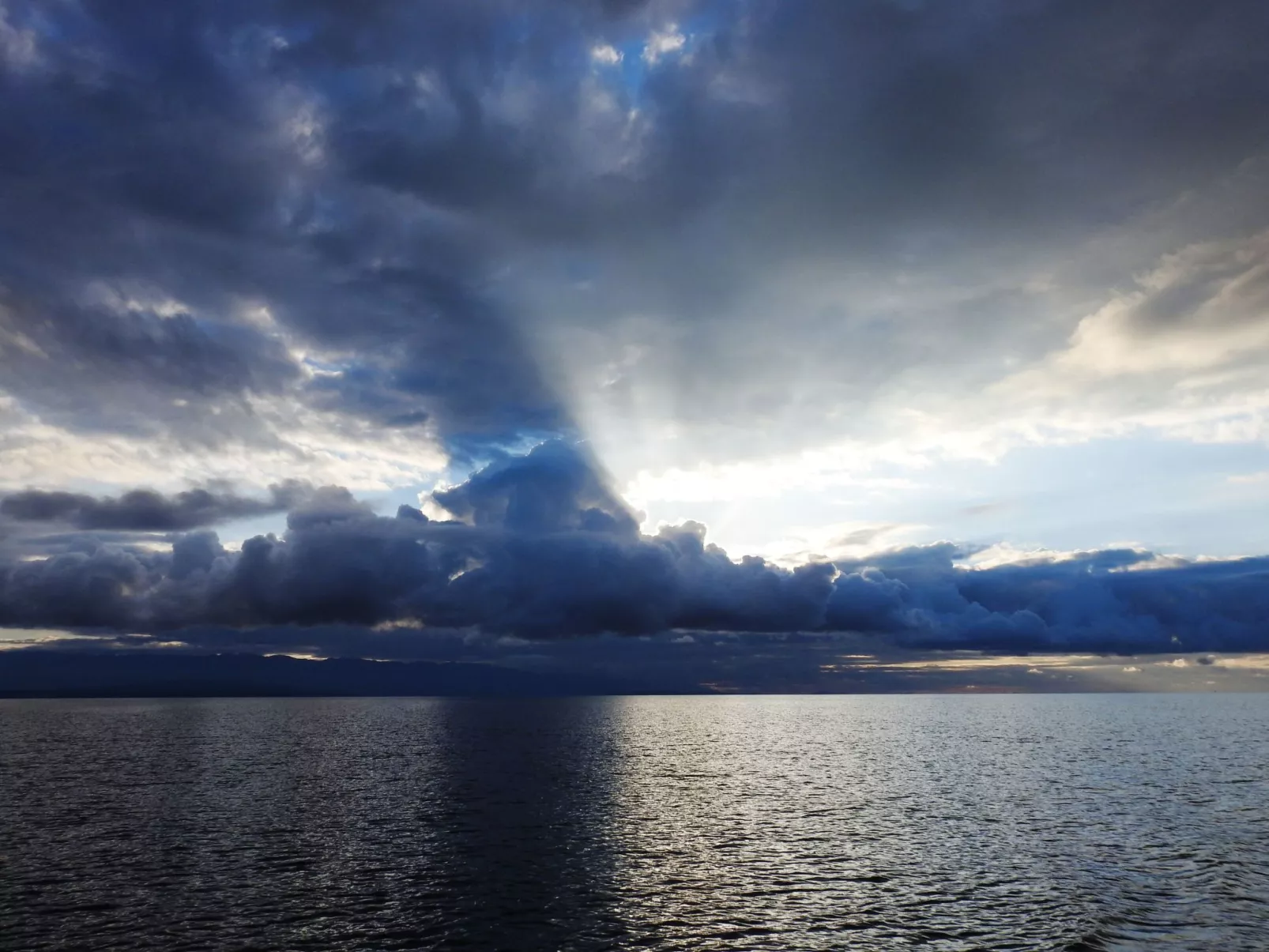 Gemütliches Ferienhaus in Pinezići mit großer Terrasse-Dehors