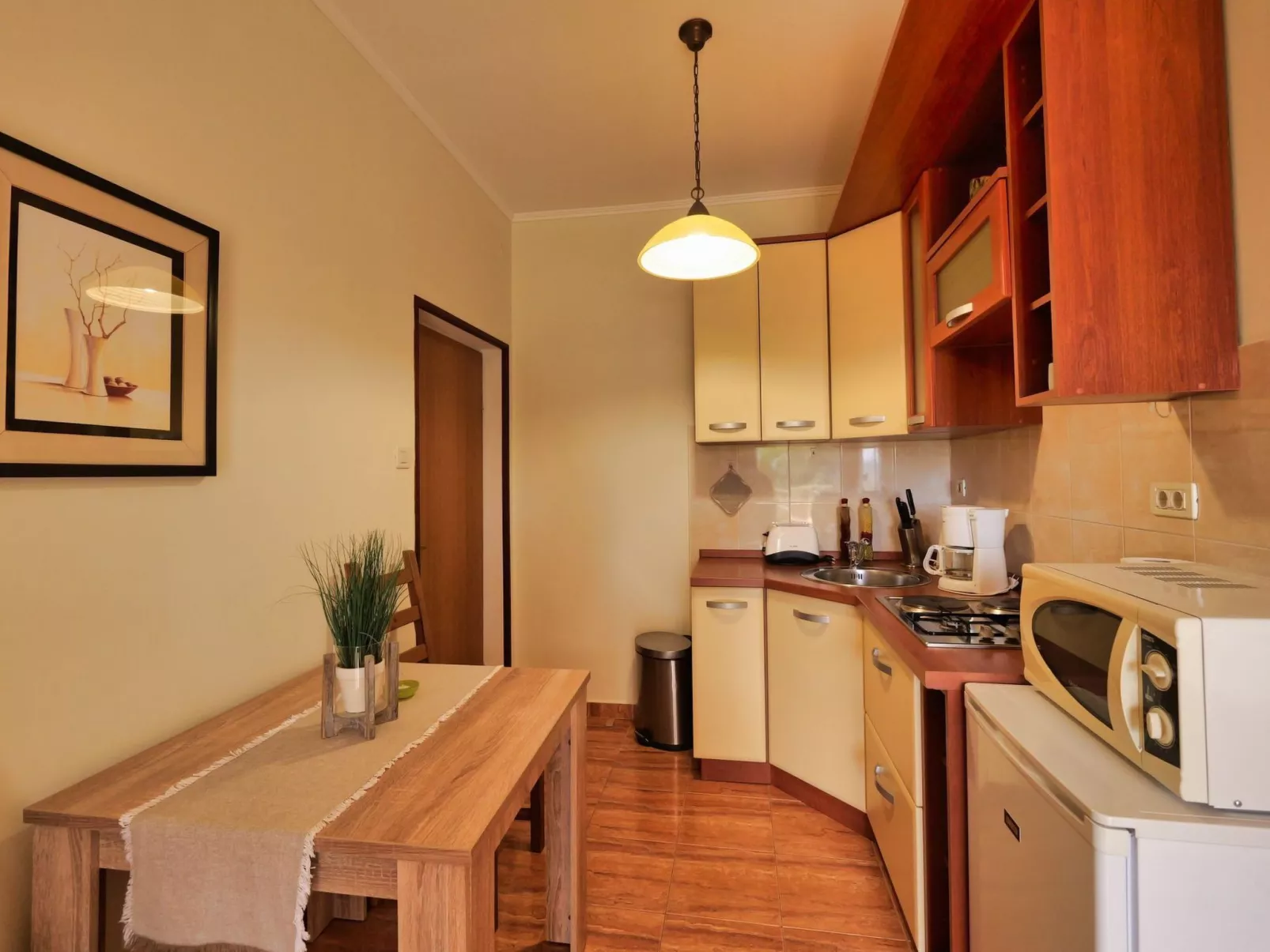 "Helena2" mit Blick auf das Wasser-Dedans