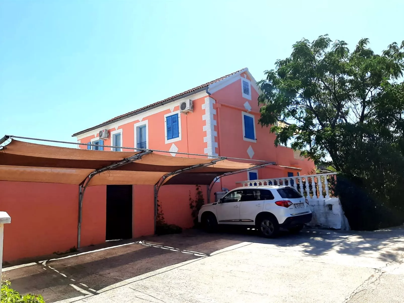 In Dobropoljana mit Freiterrasse-Inside