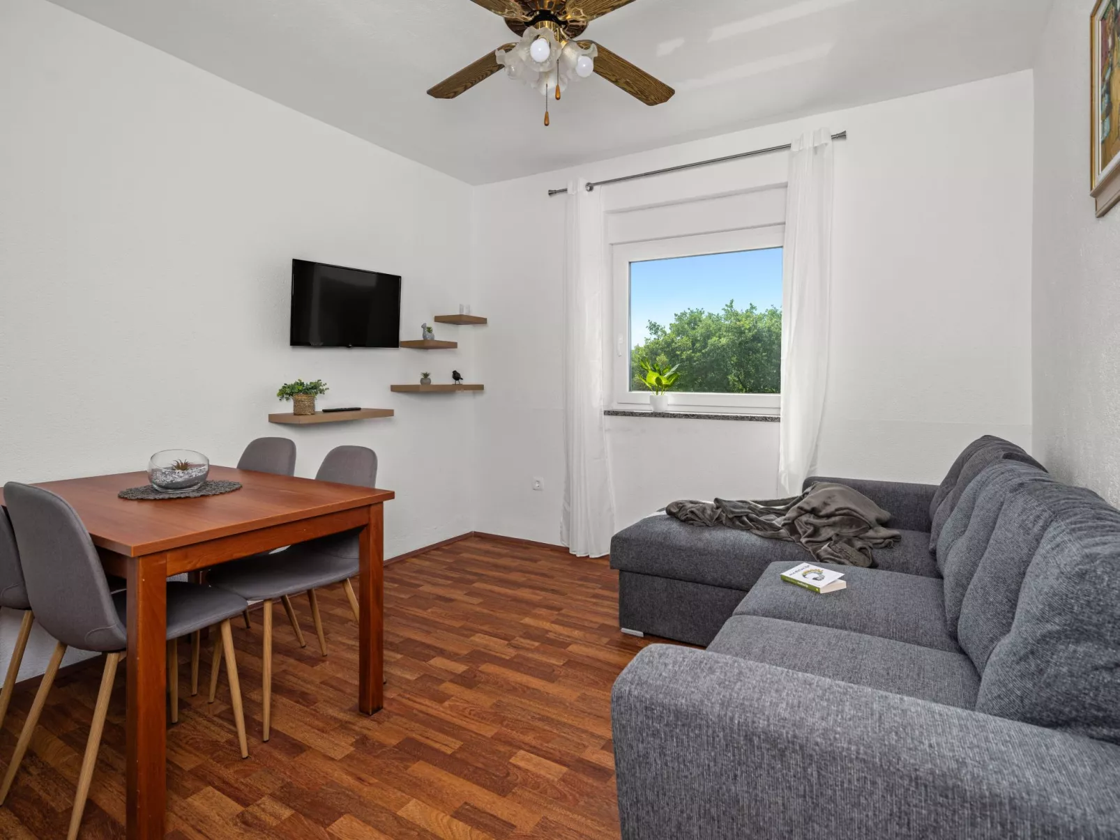 Villa Fortuna für bis zu 9 Personen und mit beheiztem Aussenpool-Inside