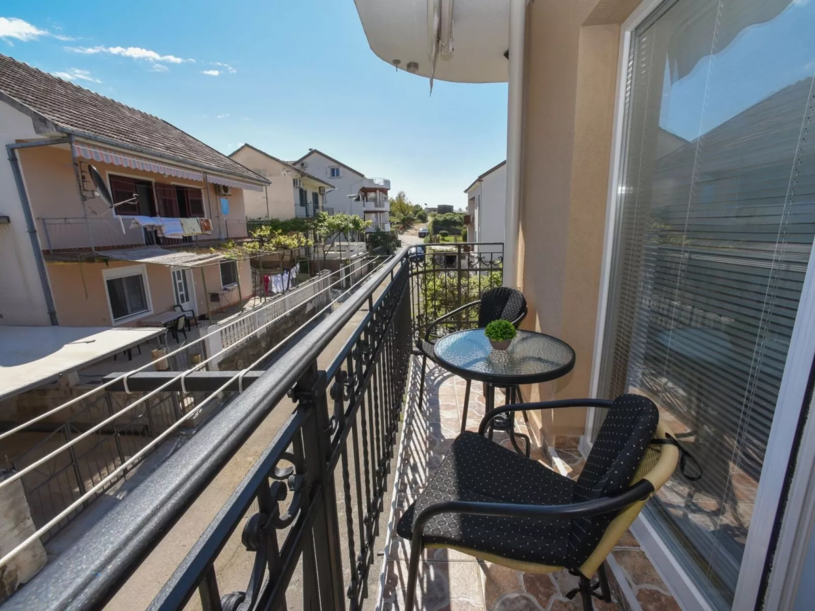 Studio-Apartment mit Balkon - Outside
