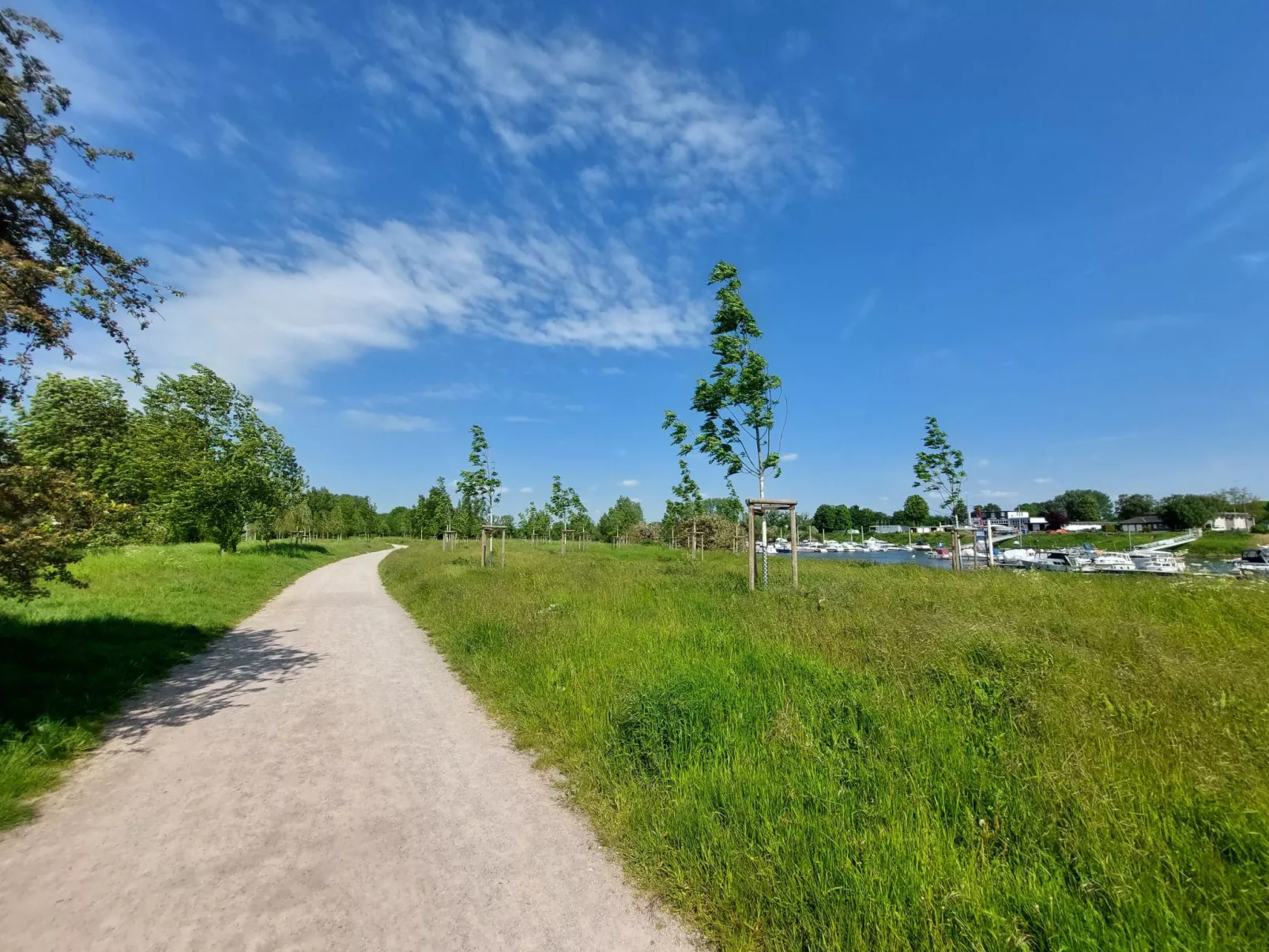 Appartement mit Balkon-Outside
