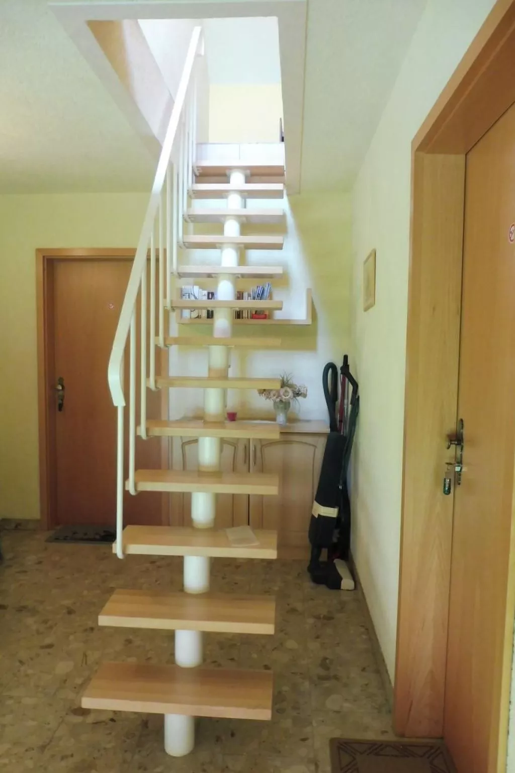 Nette Wohnung mit Garten, Grill und Pool-Drinnen