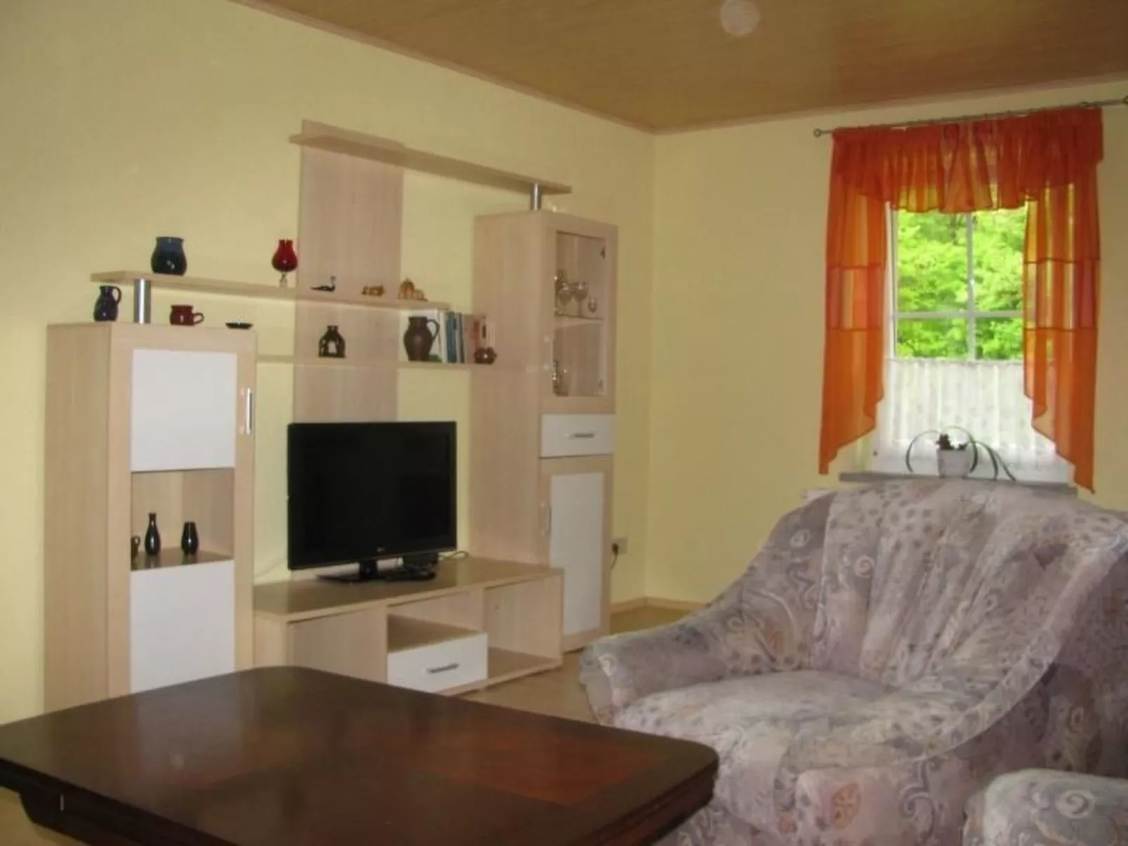 Mit Terrasse-Drinnen