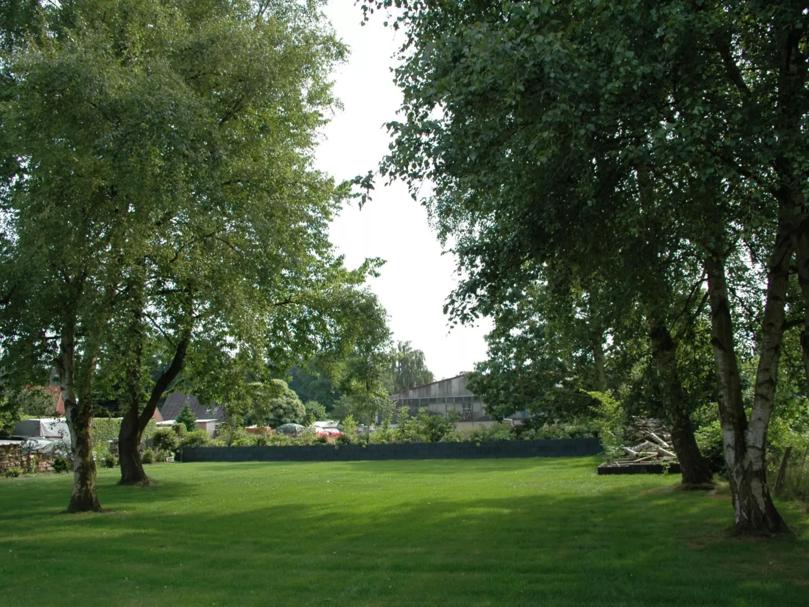 Mit Indoorpool, Garten und Partyraum-Inside