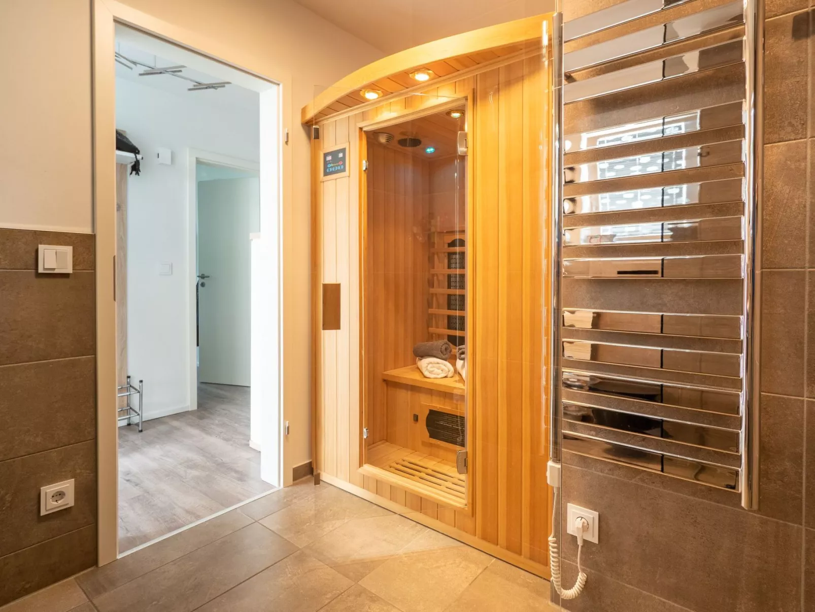 Fewo Kapitän James Cook, E-Ladesäule, Wasserbett-Image-tags.info