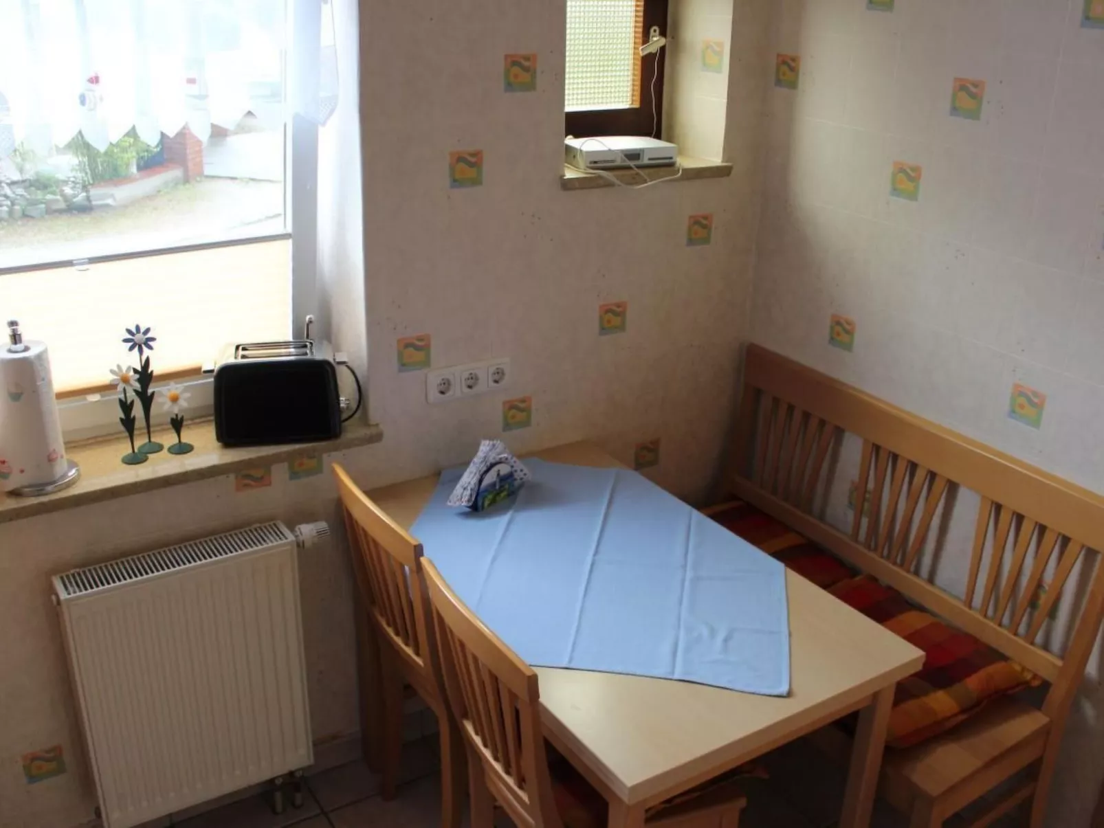 Appartement mit Garten, Grill und Terrasse-Drinnen