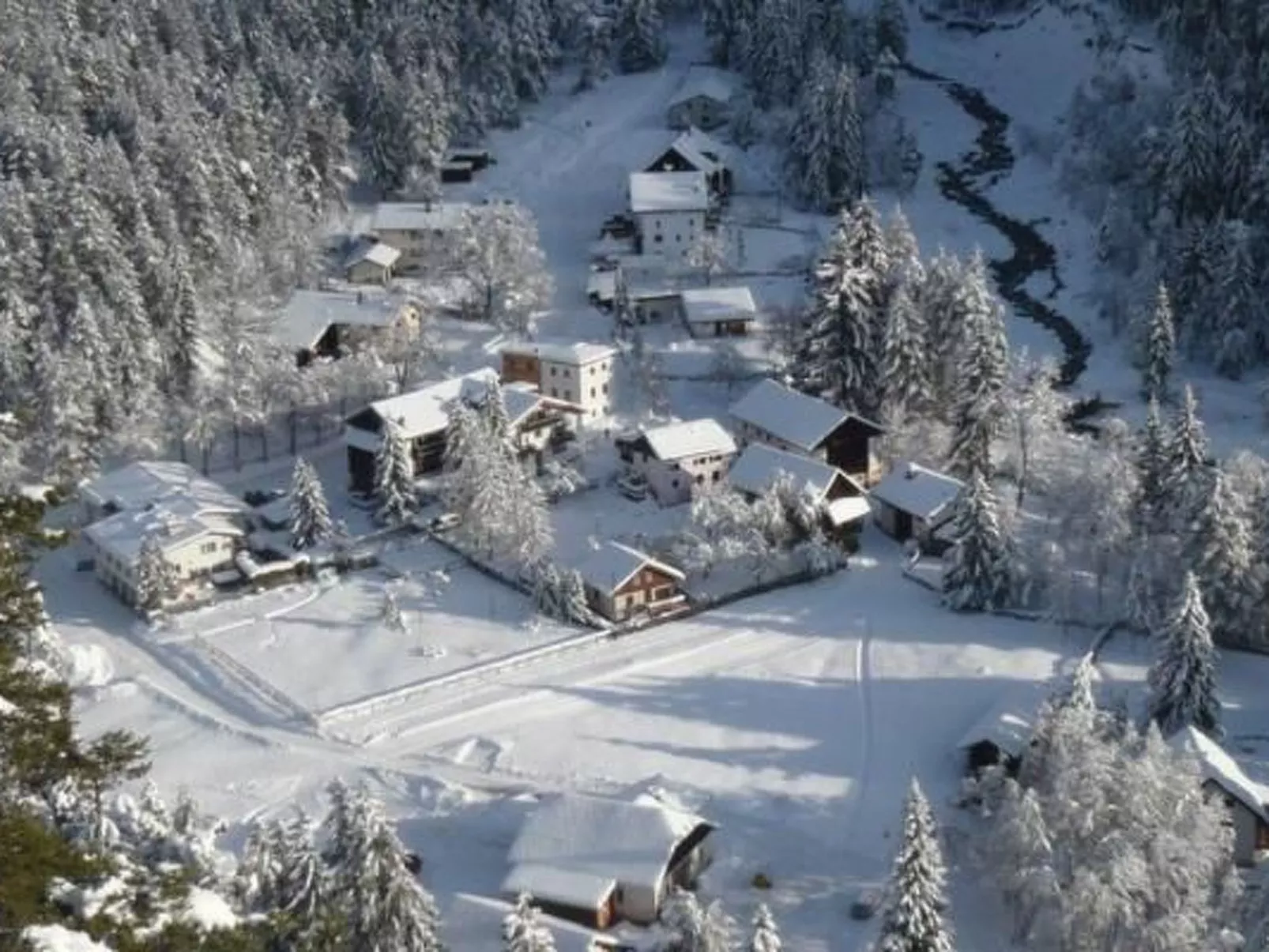 Alte typische Engadinermühle-Draußen