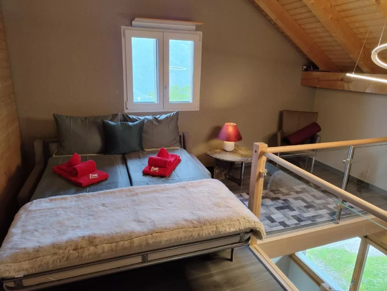 Villa Seelisberg mit Jacuzzi und Panoramablick-Drinnen