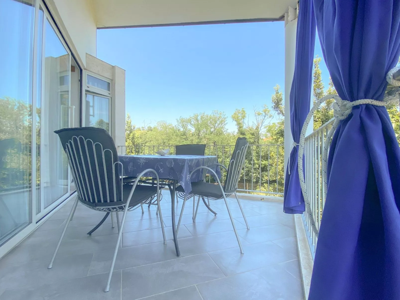 Wohnung "Romina" direkt am Strand-Draußen