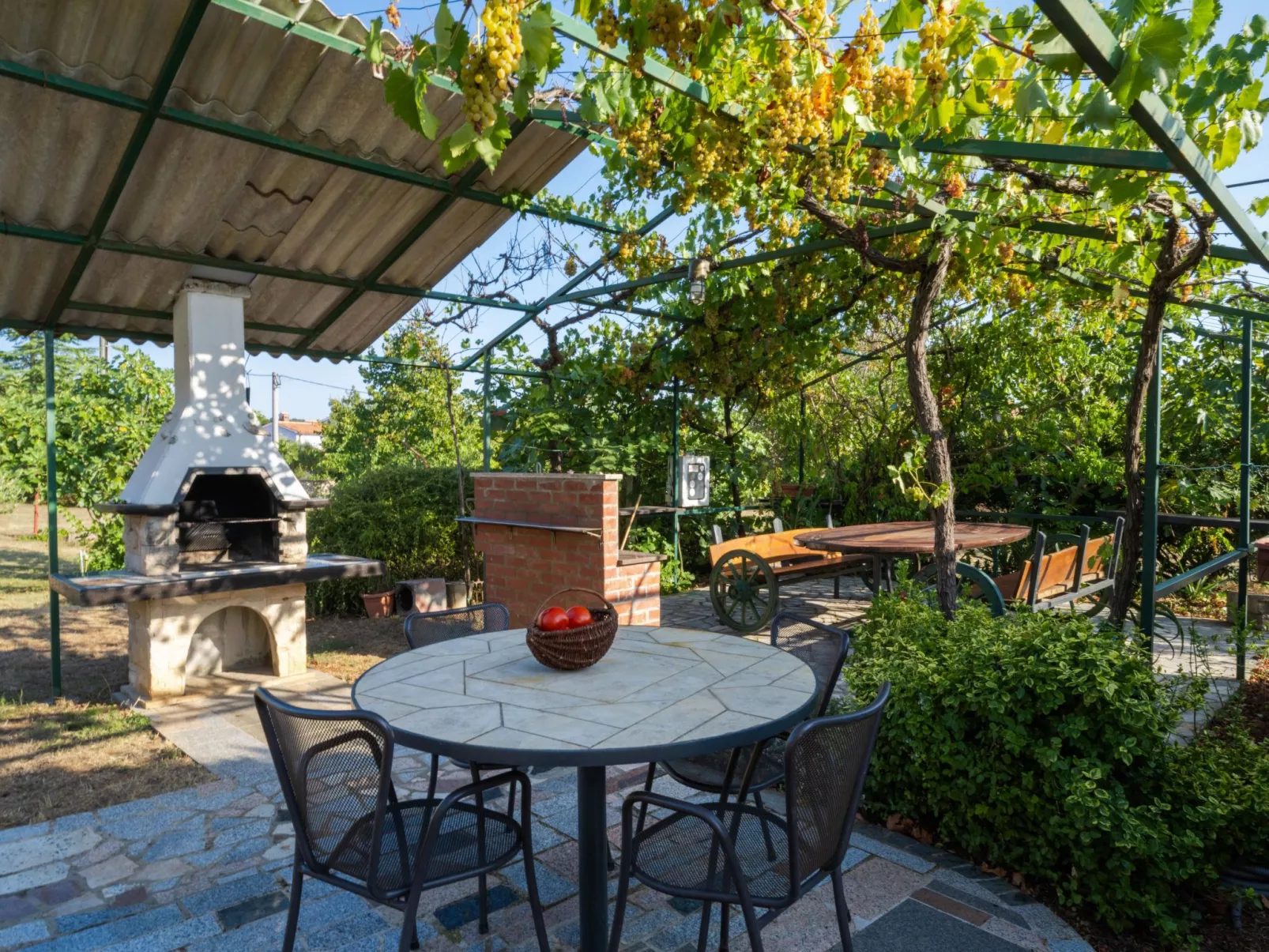 Attraktive Wohnung mit privatem Pool-Outside