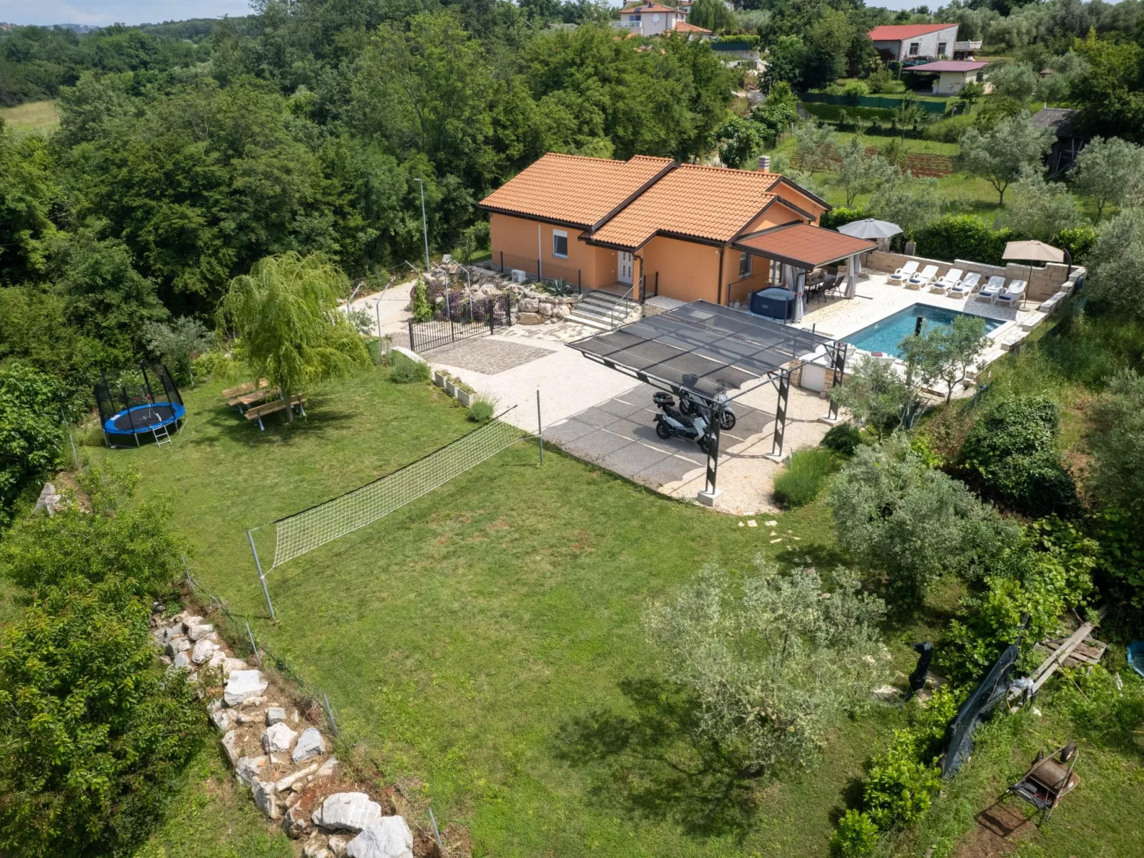 Villa Pendolina mit privatem Pool und Jacuzzi-Draußen