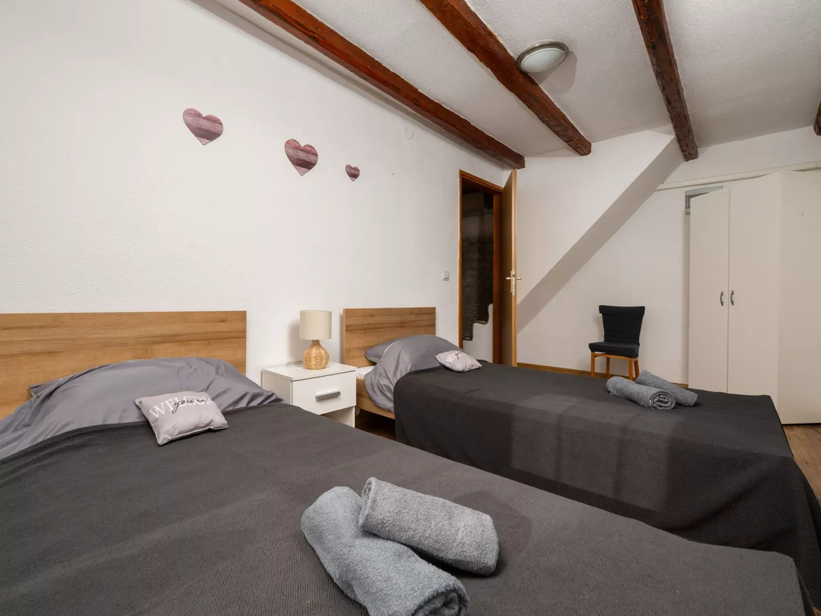 Typisch istrisches Ferienhaus mit Garten-Dedans