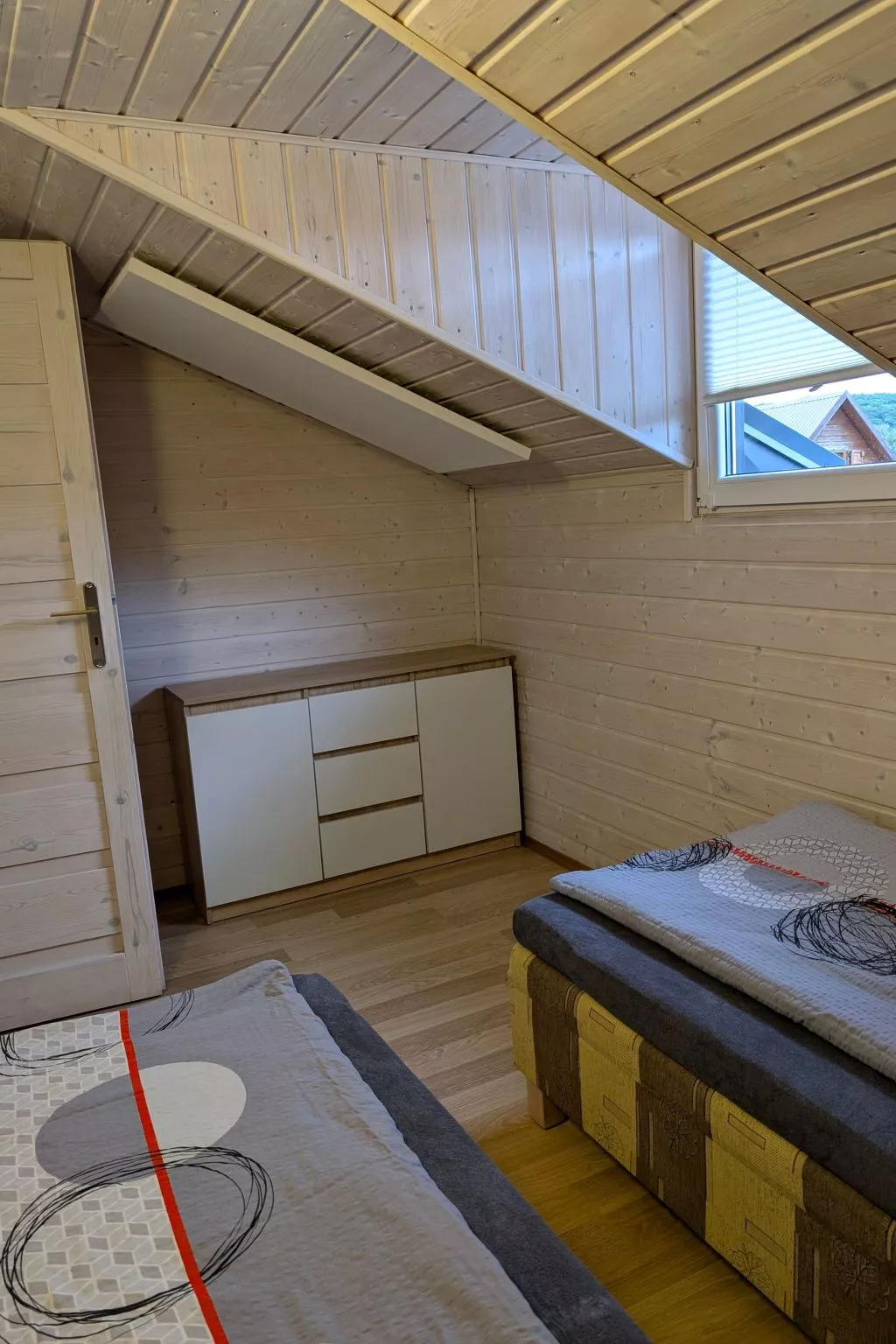 Trebor"-Häuser in einem eingezäunten Gebiet-Dedans