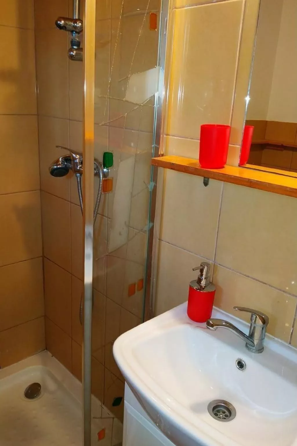 In Dębina mit Grill-Dedans