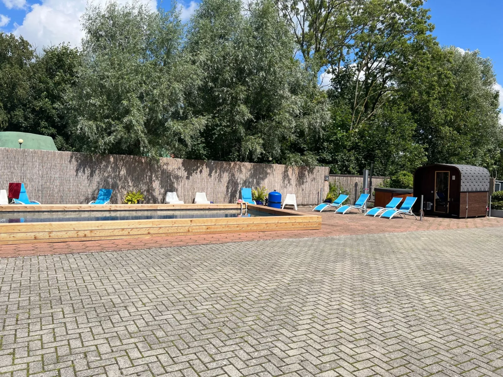 Appartement mit Pool-Dehors