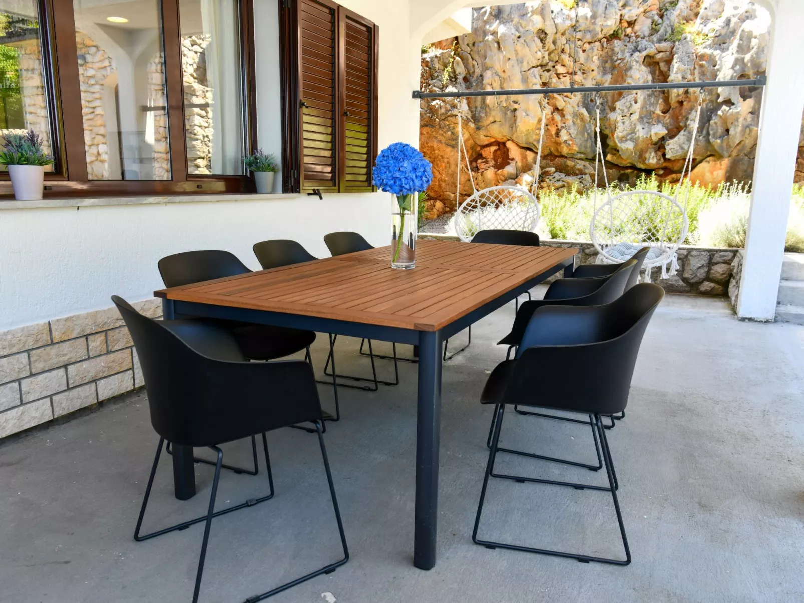 Ferienvilla mit Whirlpool-Draußen