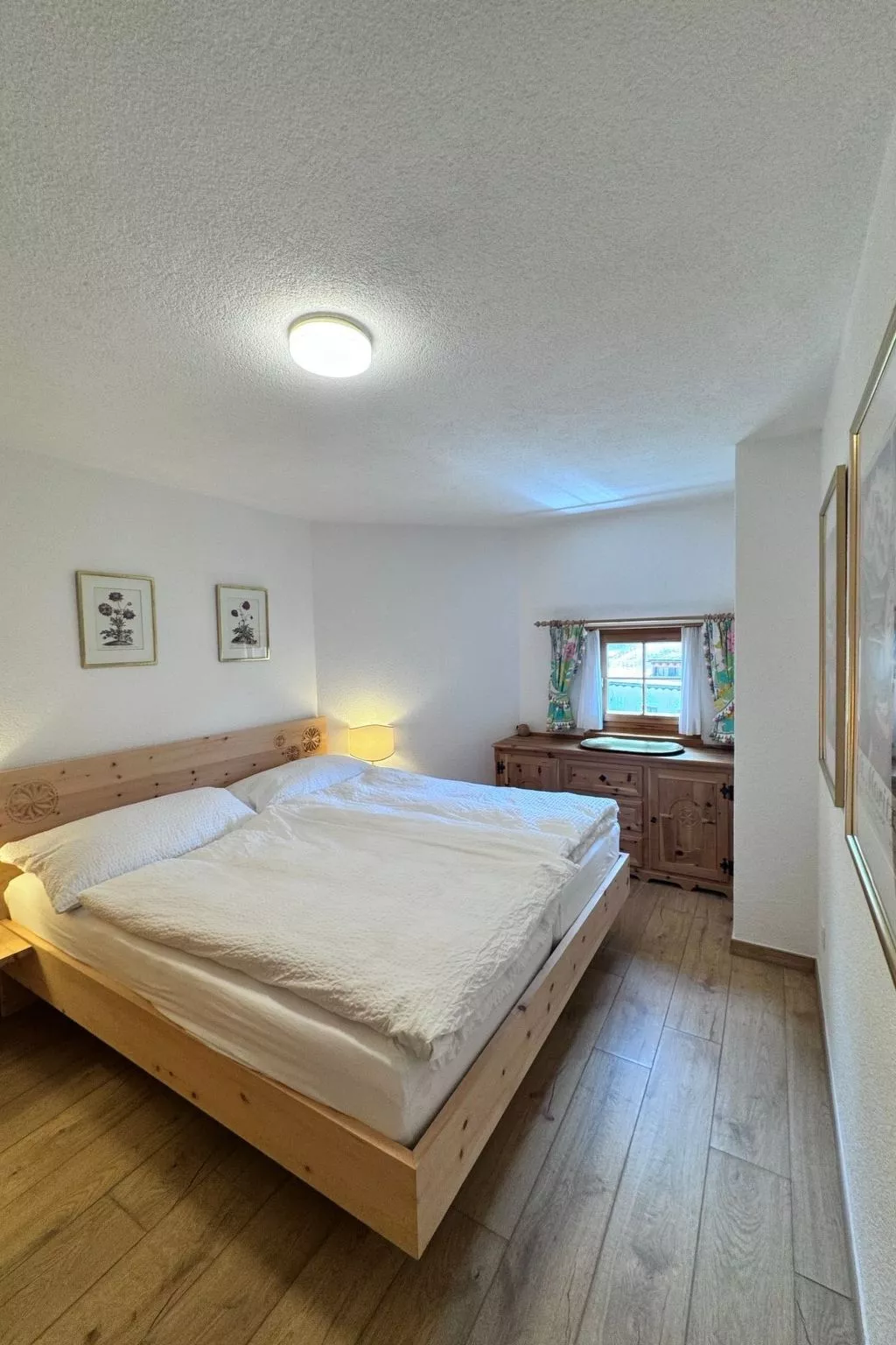 Chesa Blais, 2. OG-Drinnen