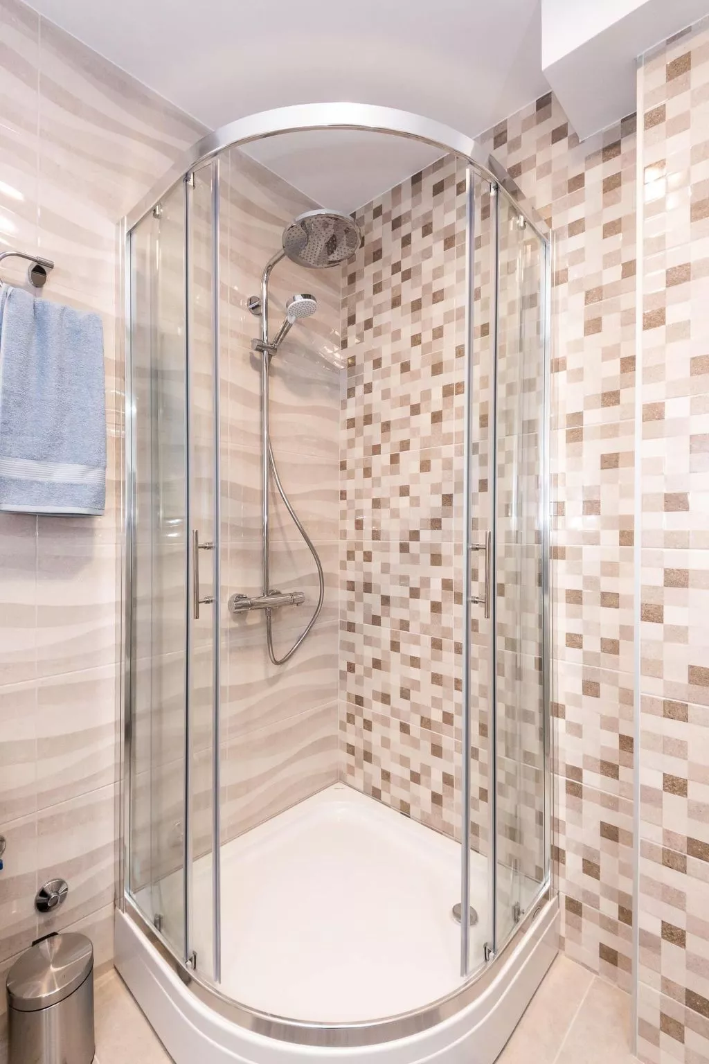 Mit privater Terrasse-Drinnen