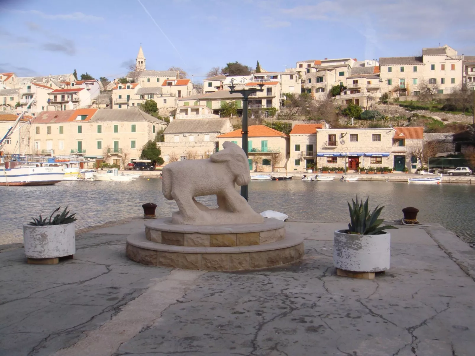 Wohnung in Povlja mit privatem Parkplatz-Dehors