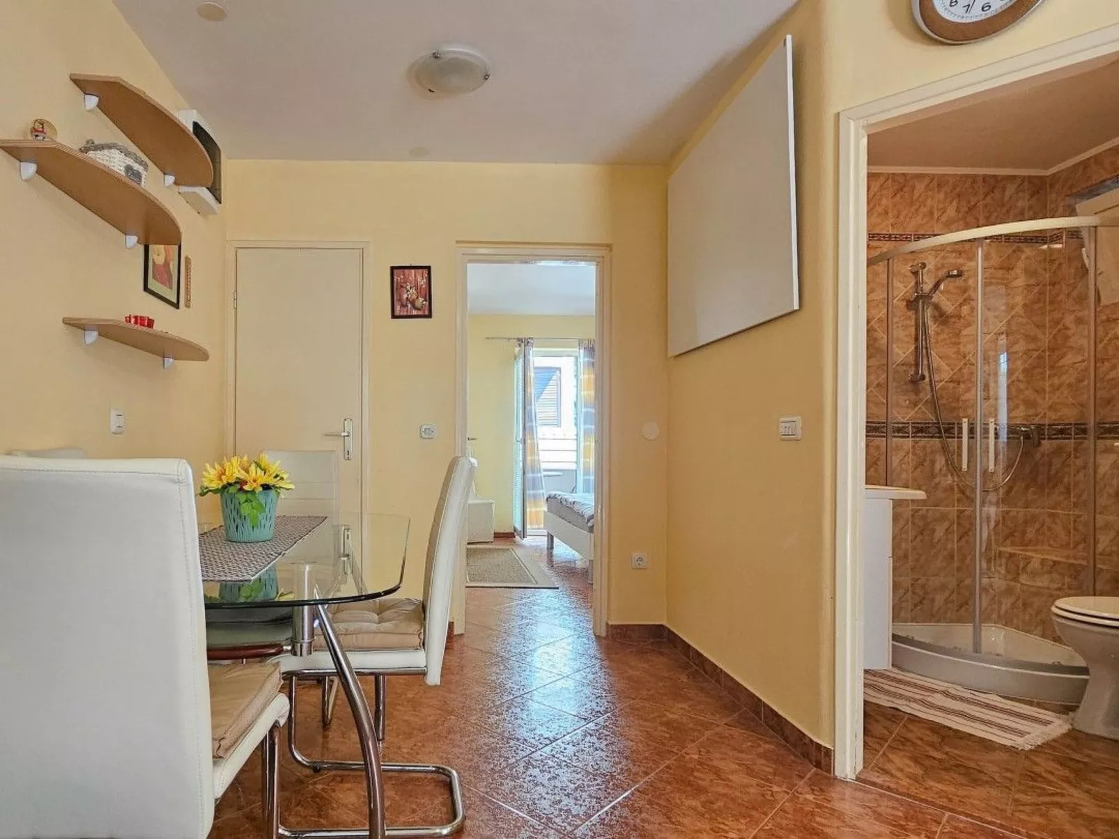 Wohnung "Domili" mit eigener Terrasse-Drinnen