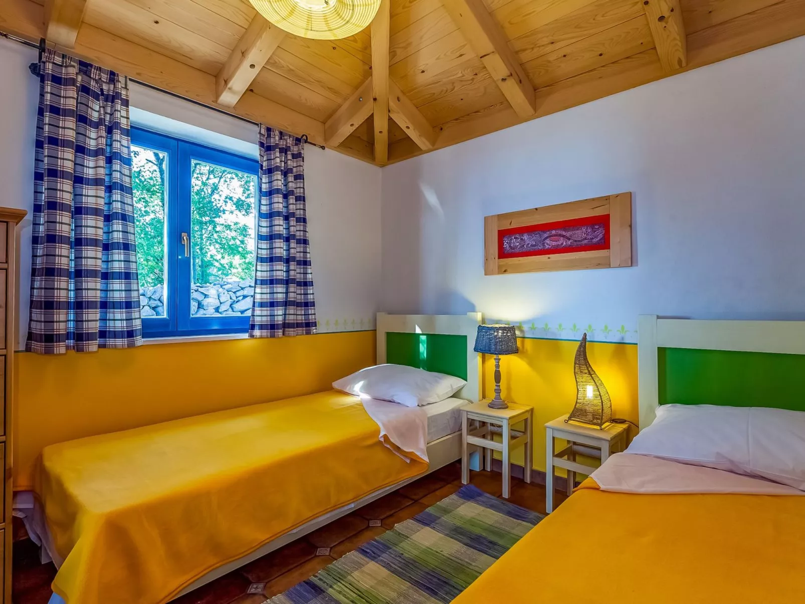 Ferienvilla mit Blick auf das Wasser-Dedans