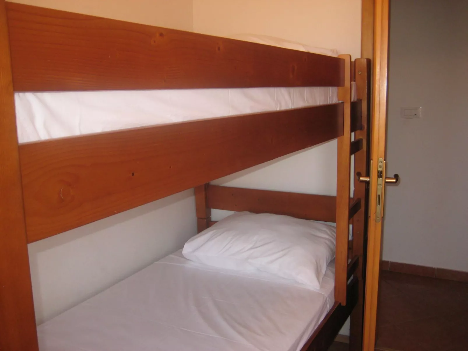 "Plavo More" mit Terrasse-Image-tags.info