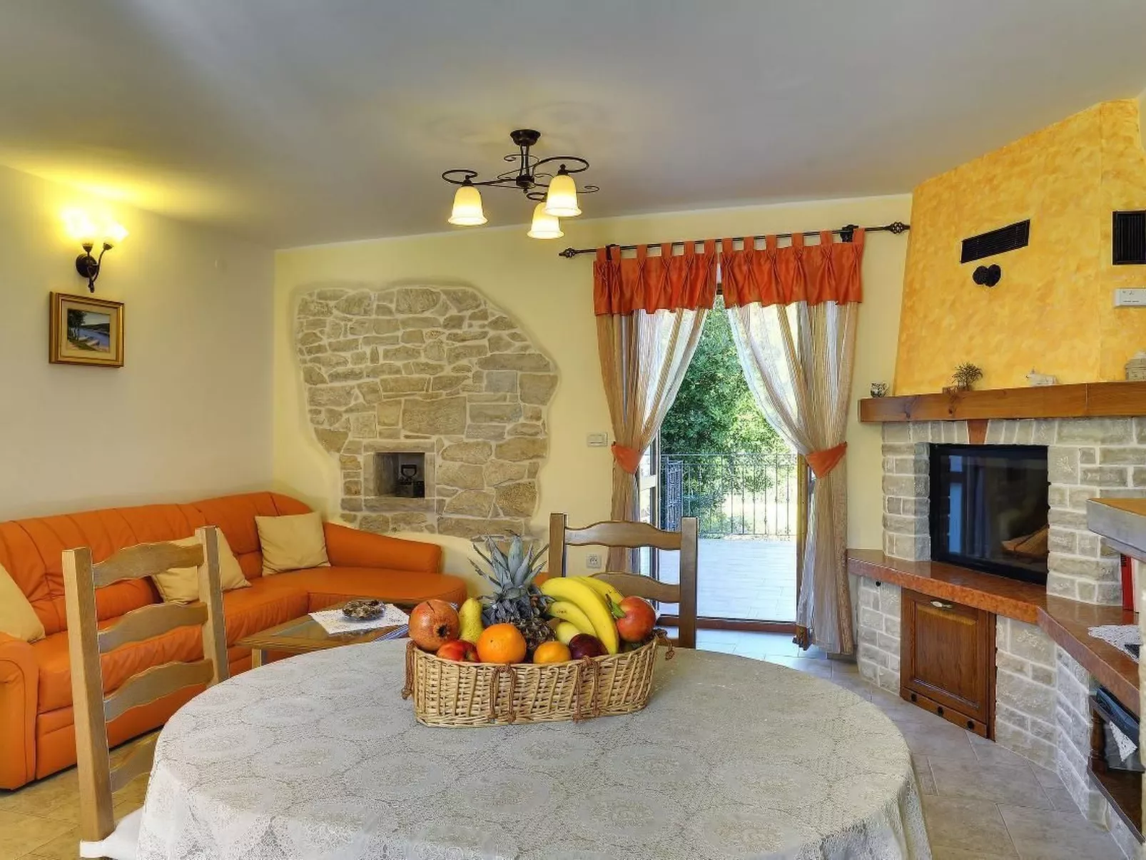 Appartement in Rakalj mit Großem Garten und Panoramablick-Dedans