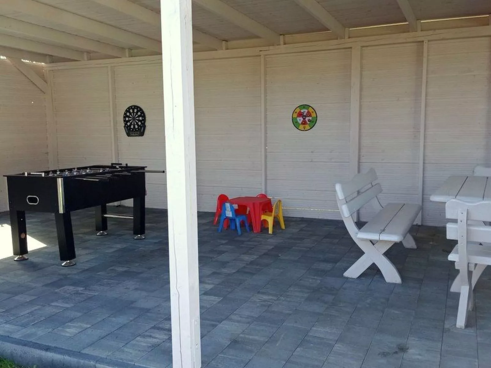 Mit Terrasse-Outside