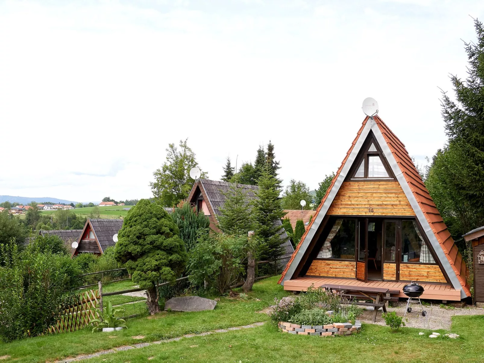 In Waldkirchen mit Garten und Seeblick-Outside