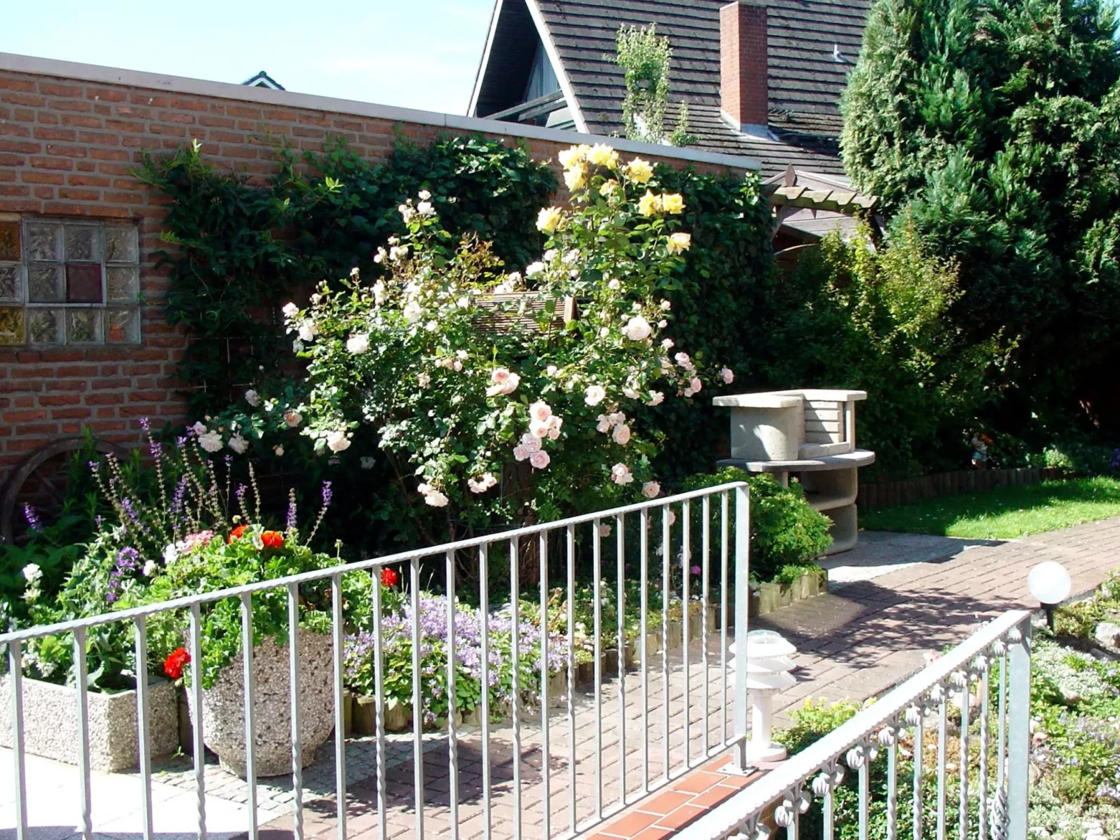 Wohnung in Neue Tiefe mit Terrasse, Garten und Grill-Dedans