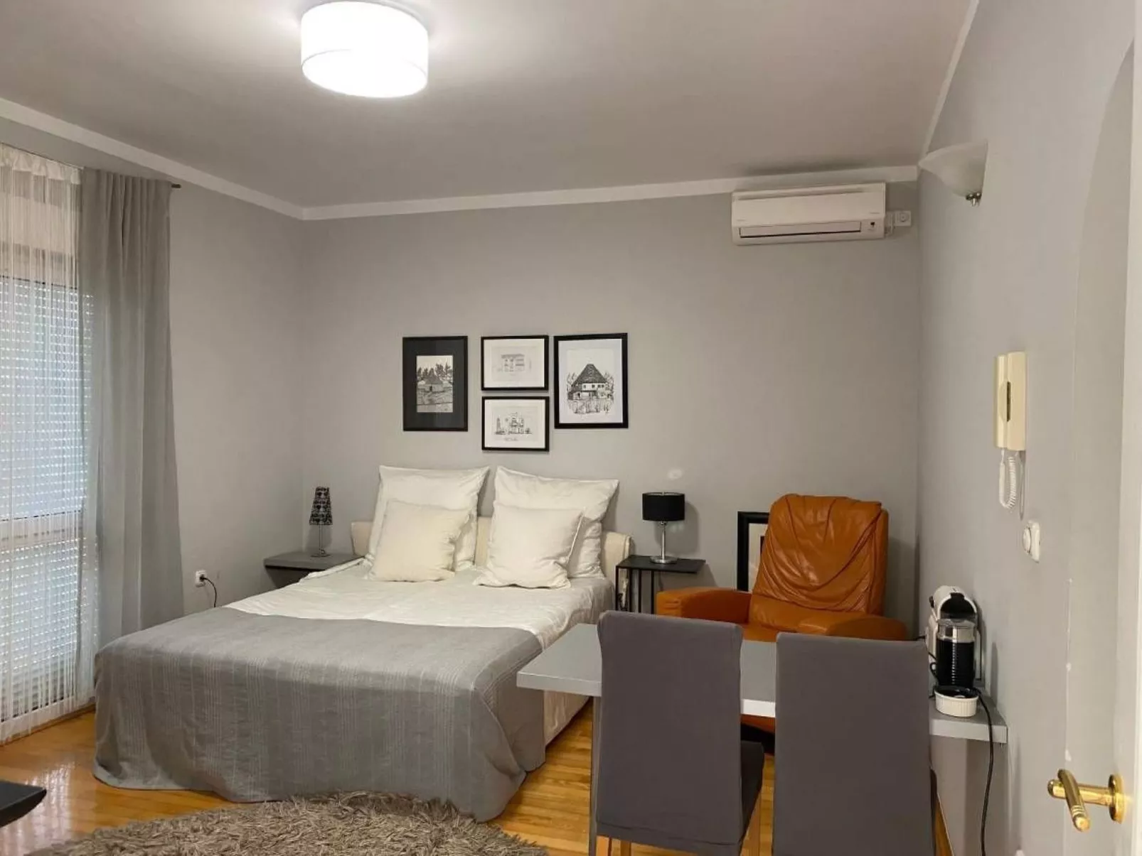 Erdgeschoss-Apartment A2-Drinnen