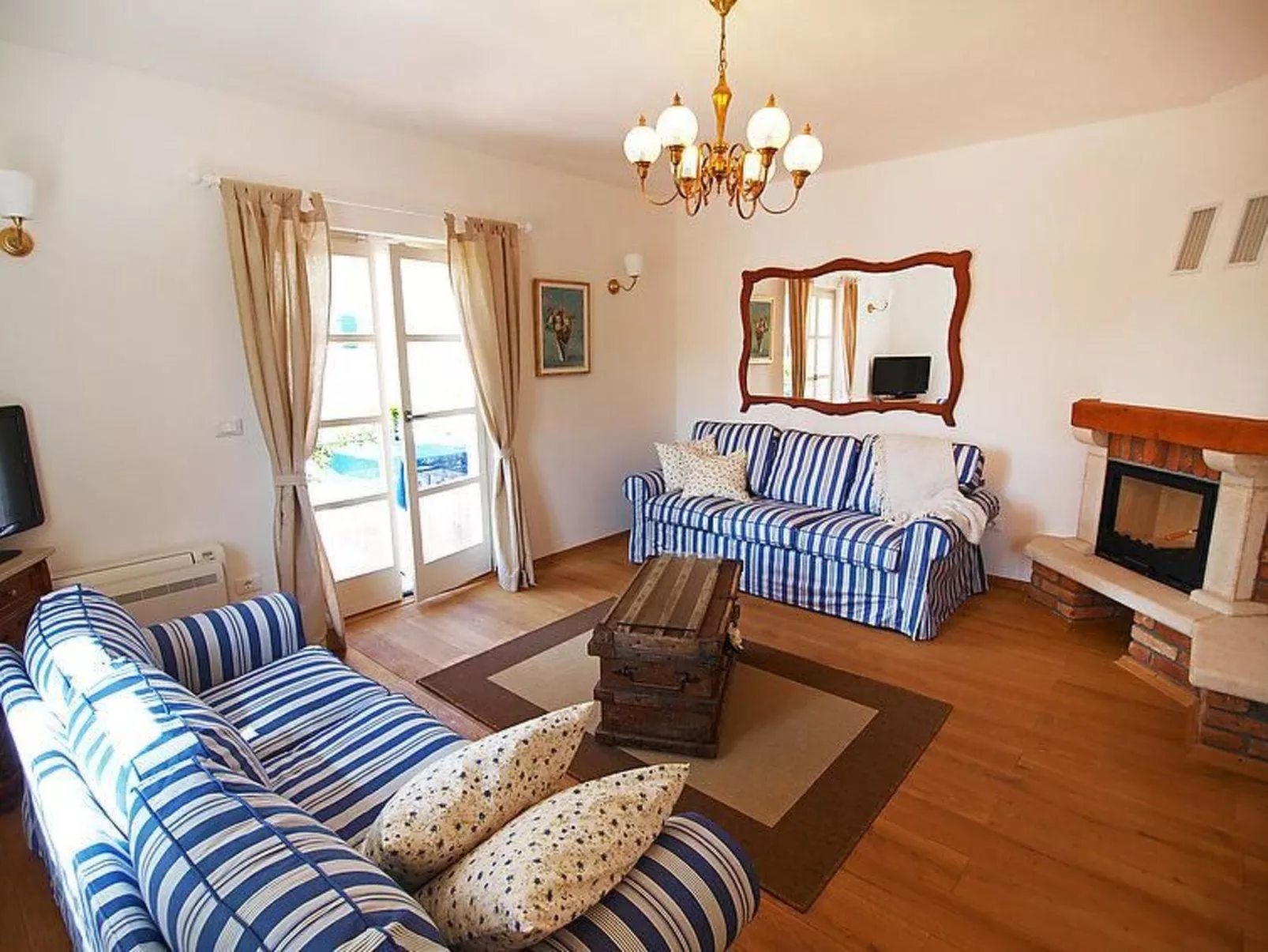 Villa Nika mit privatem Außenwhirlpool-Inside