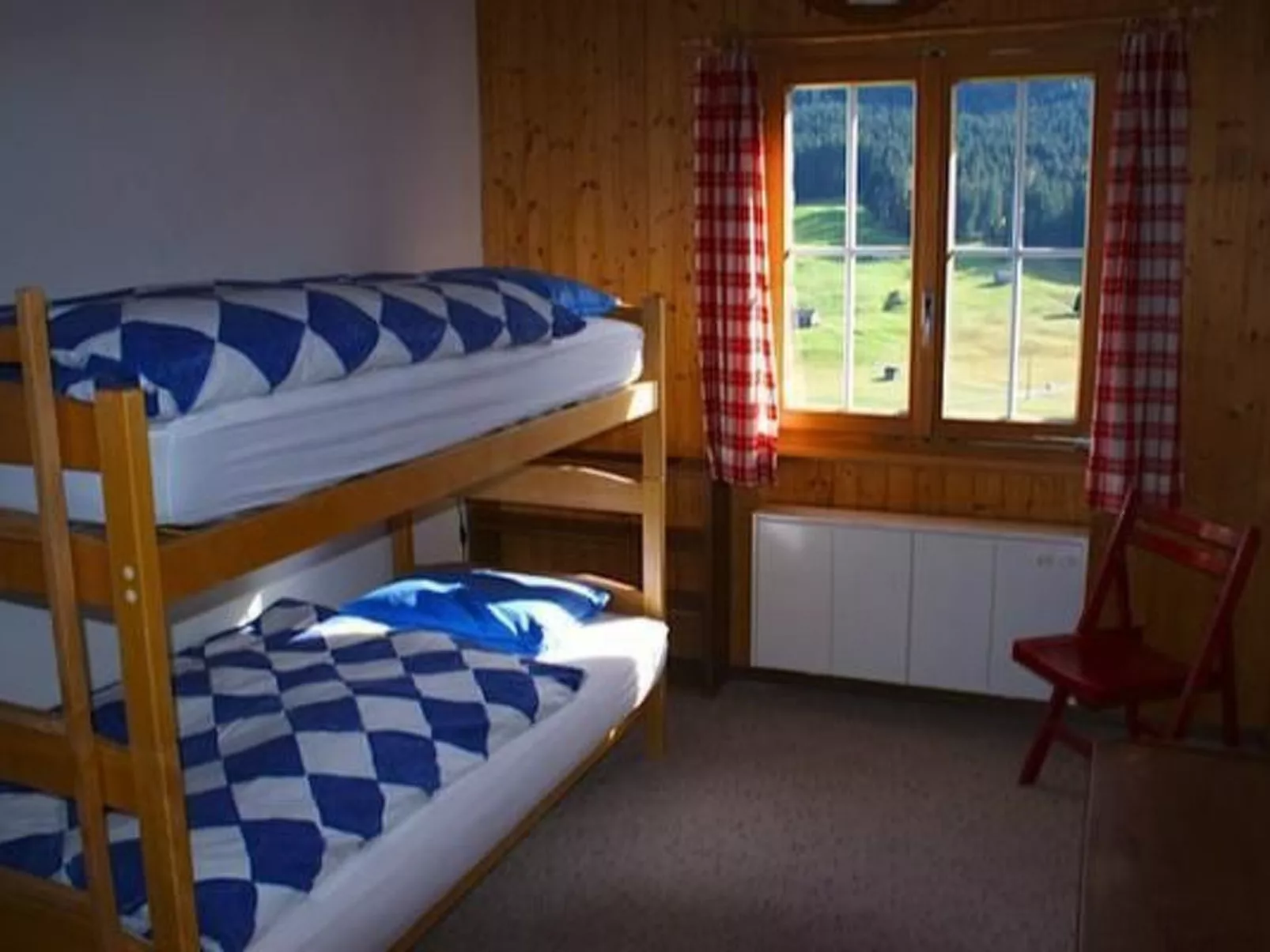 "Tanzhus" , Tanzhaus-Dedans