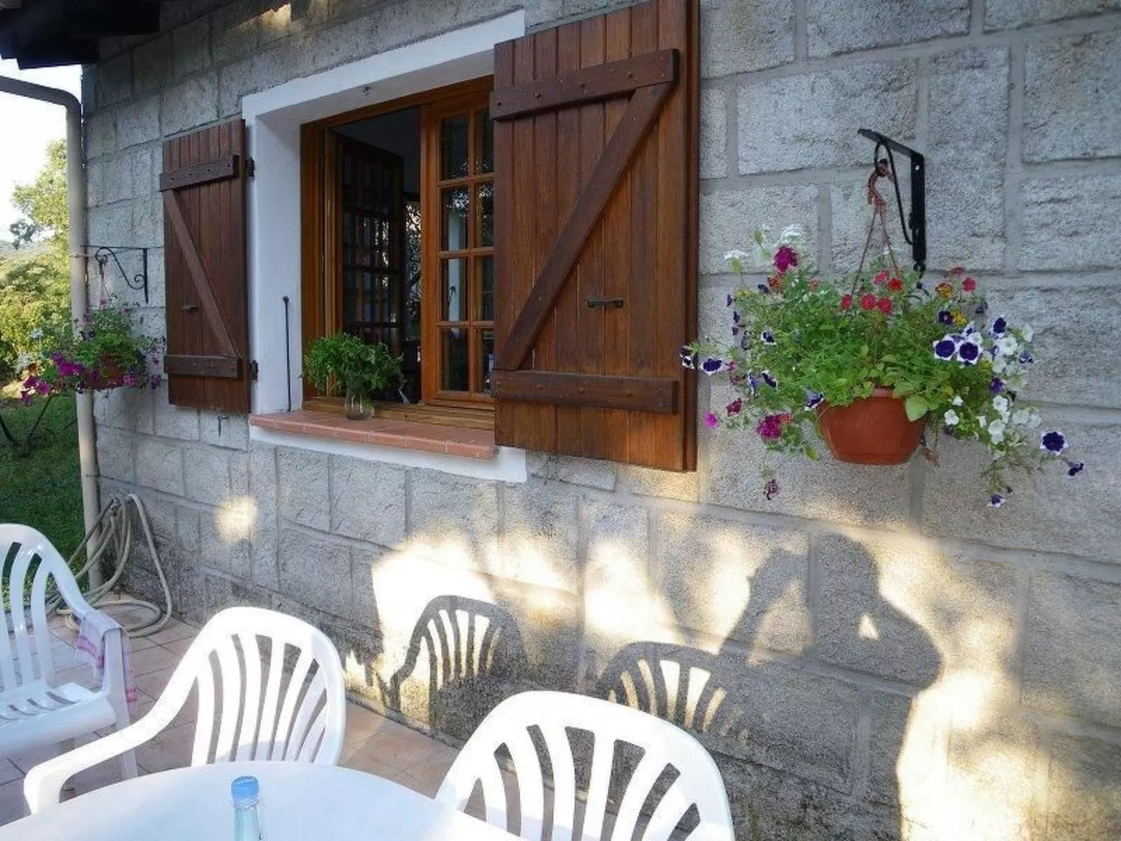 Wunderschönes Ferienhaus mit eigener Terrasse-Draußen