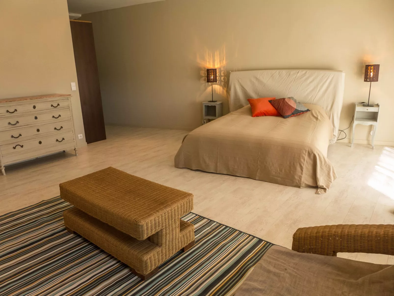 Villa mit Garten, Grill und Terrasse-Drinnen