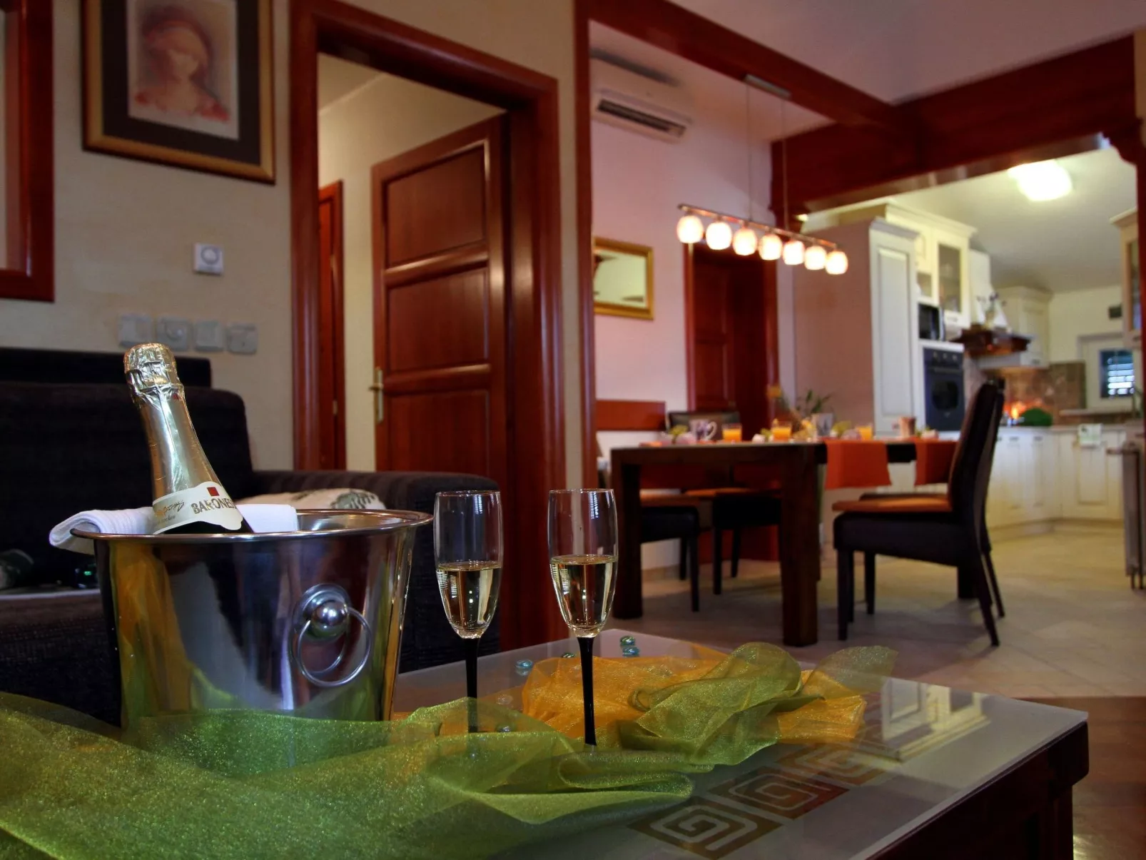 Exklusive Wohnung in Bol mit privatem Parkplatz-Drinnen